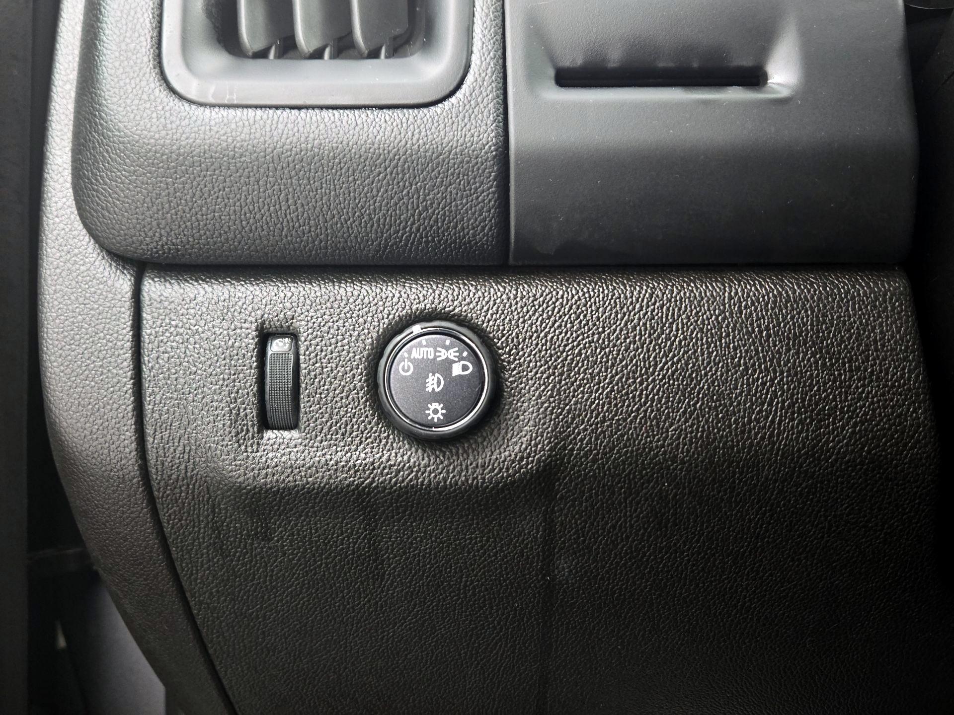 Thumbnail: 2021 Chevrolet Colorado - 13