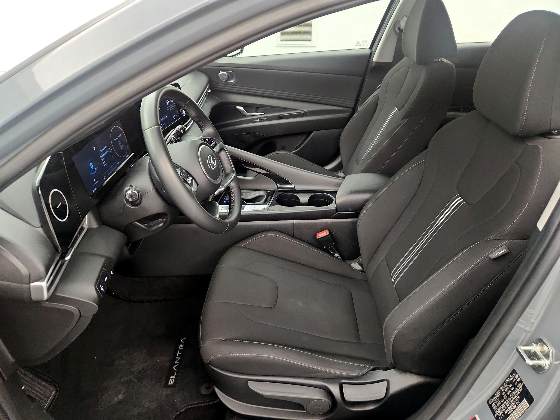 Thumbnail: 2022 Hyundai Elantra - 11