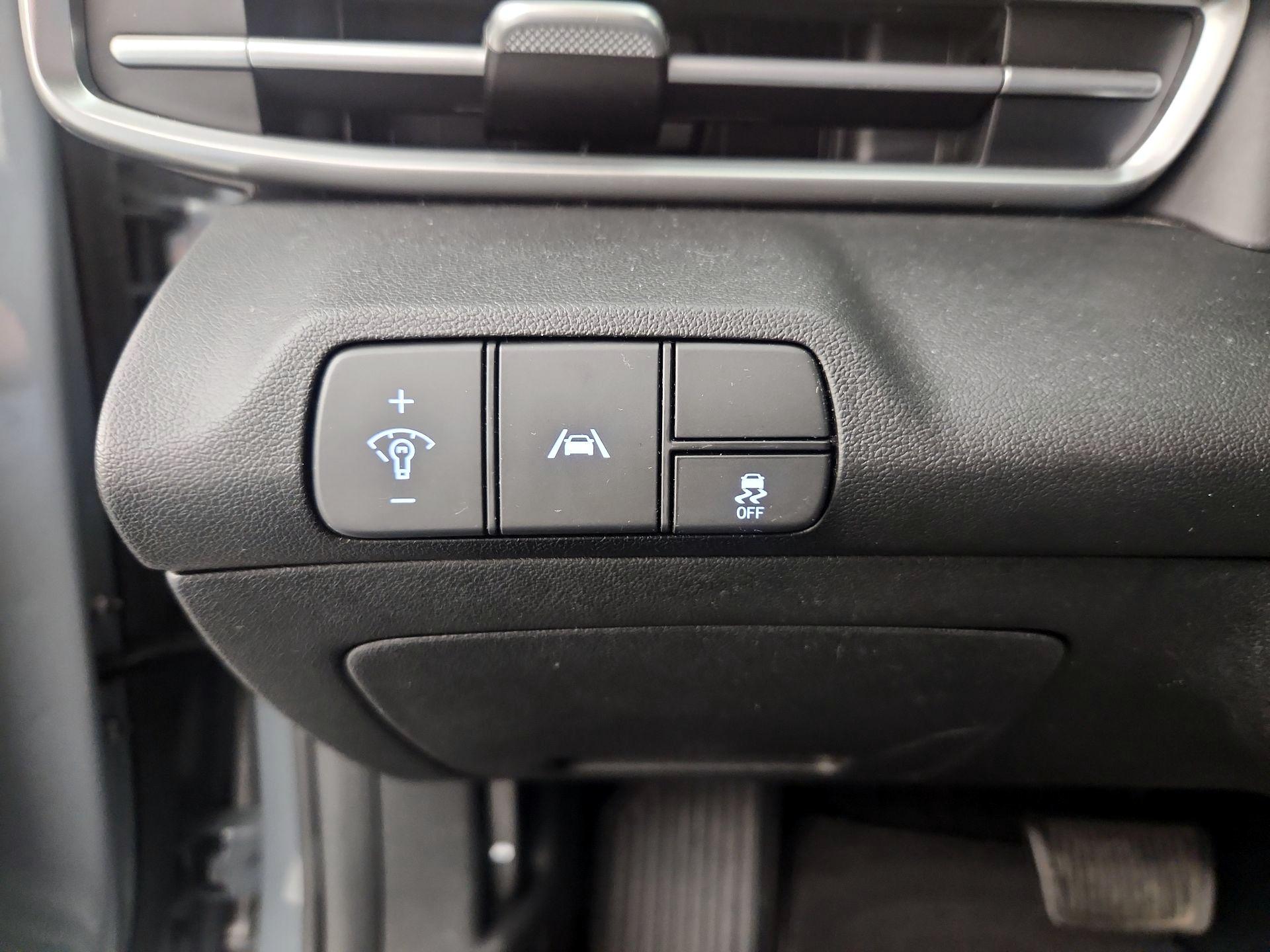 Thumbnail: 2022 Hyundai Elantra - 13