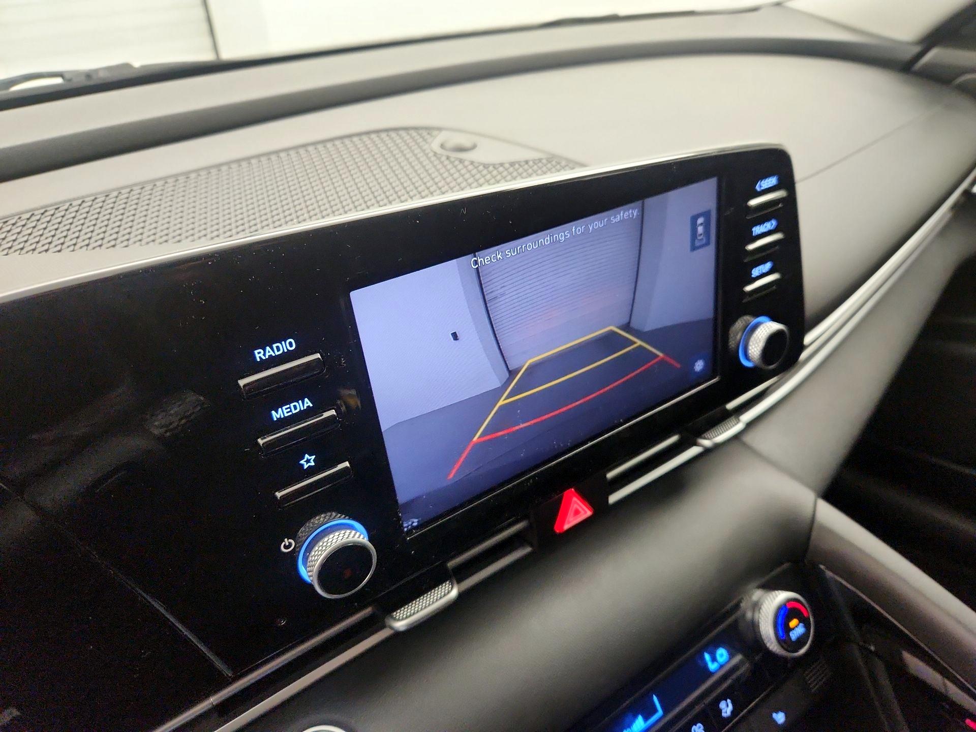 Thumbnail: 2022 Hyundai Elantra - 14