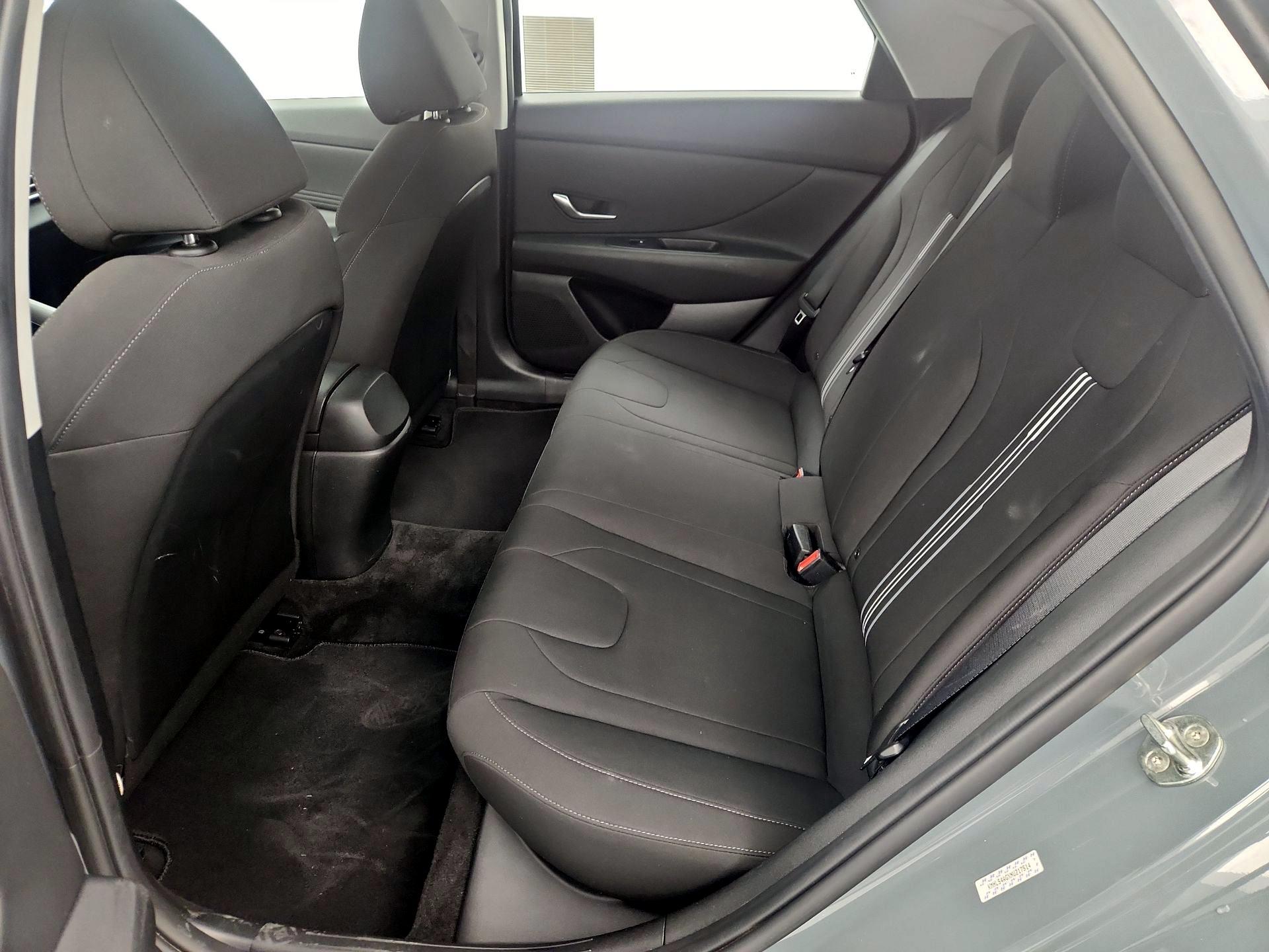 Thumbnail: 2022 Hyundai Elantra - 19