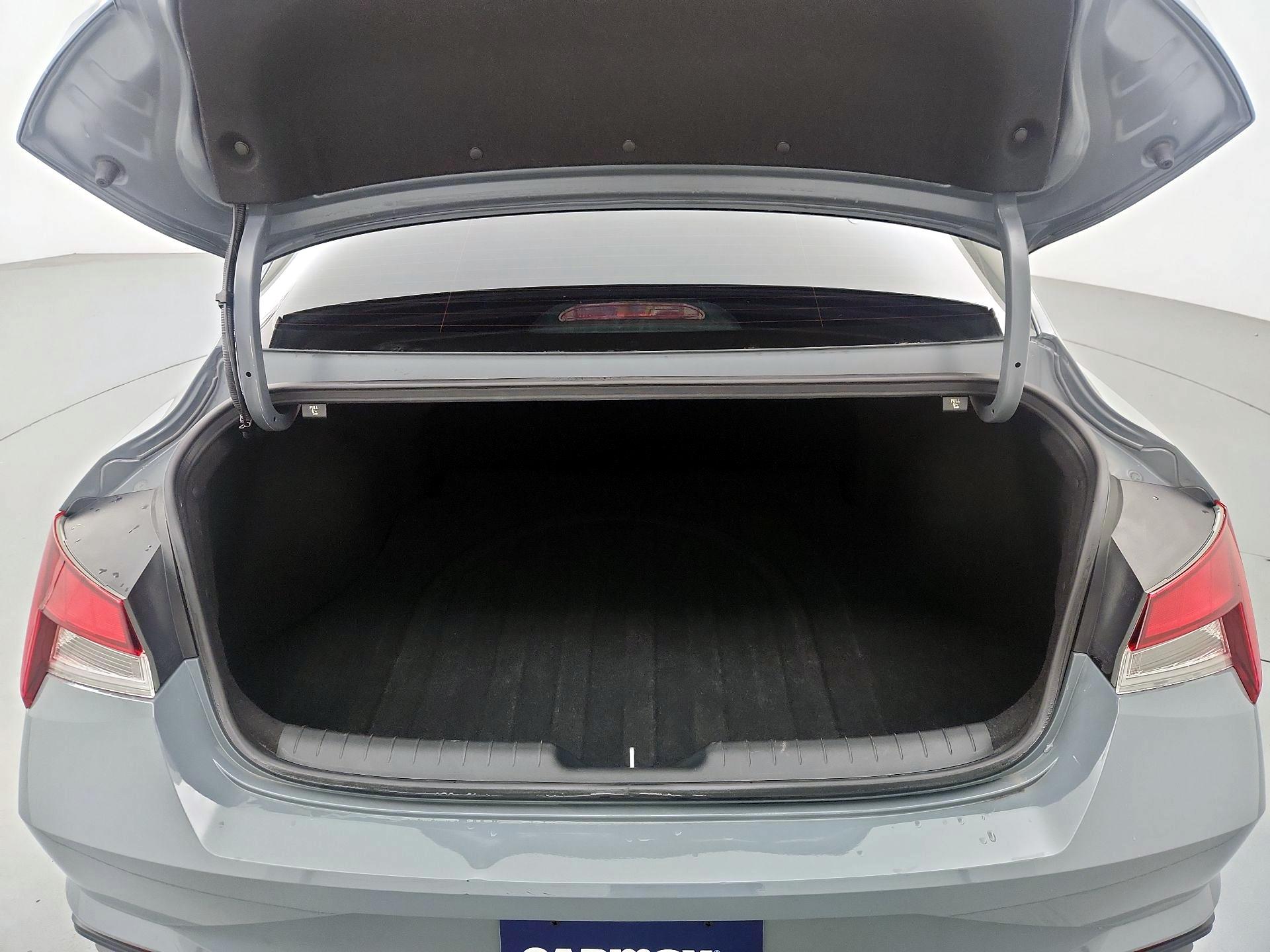 Thumbnail: 2022 Hyundai Elantra - 20