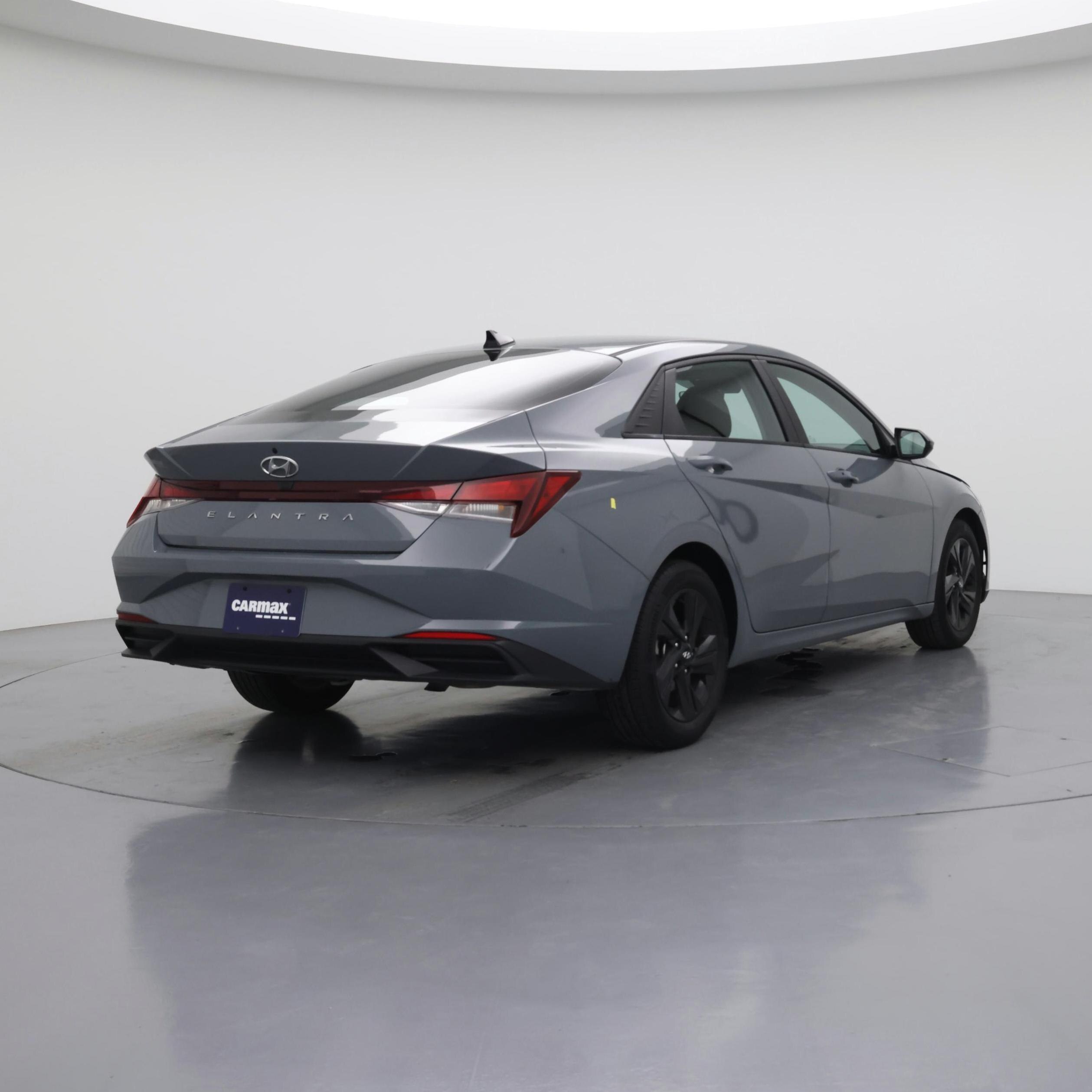 Thumbnail: 2022 Hyundai Elantra - 8