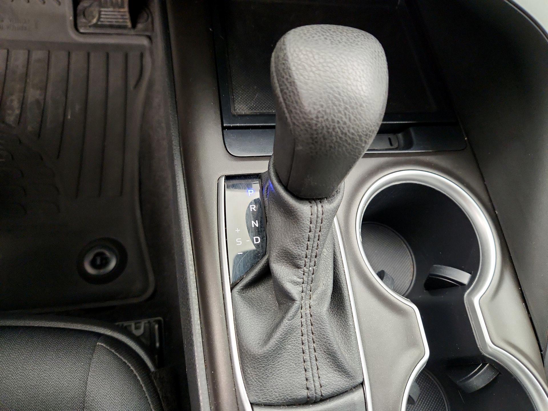 Thumbnail: 2021 Toyota Camry - 17