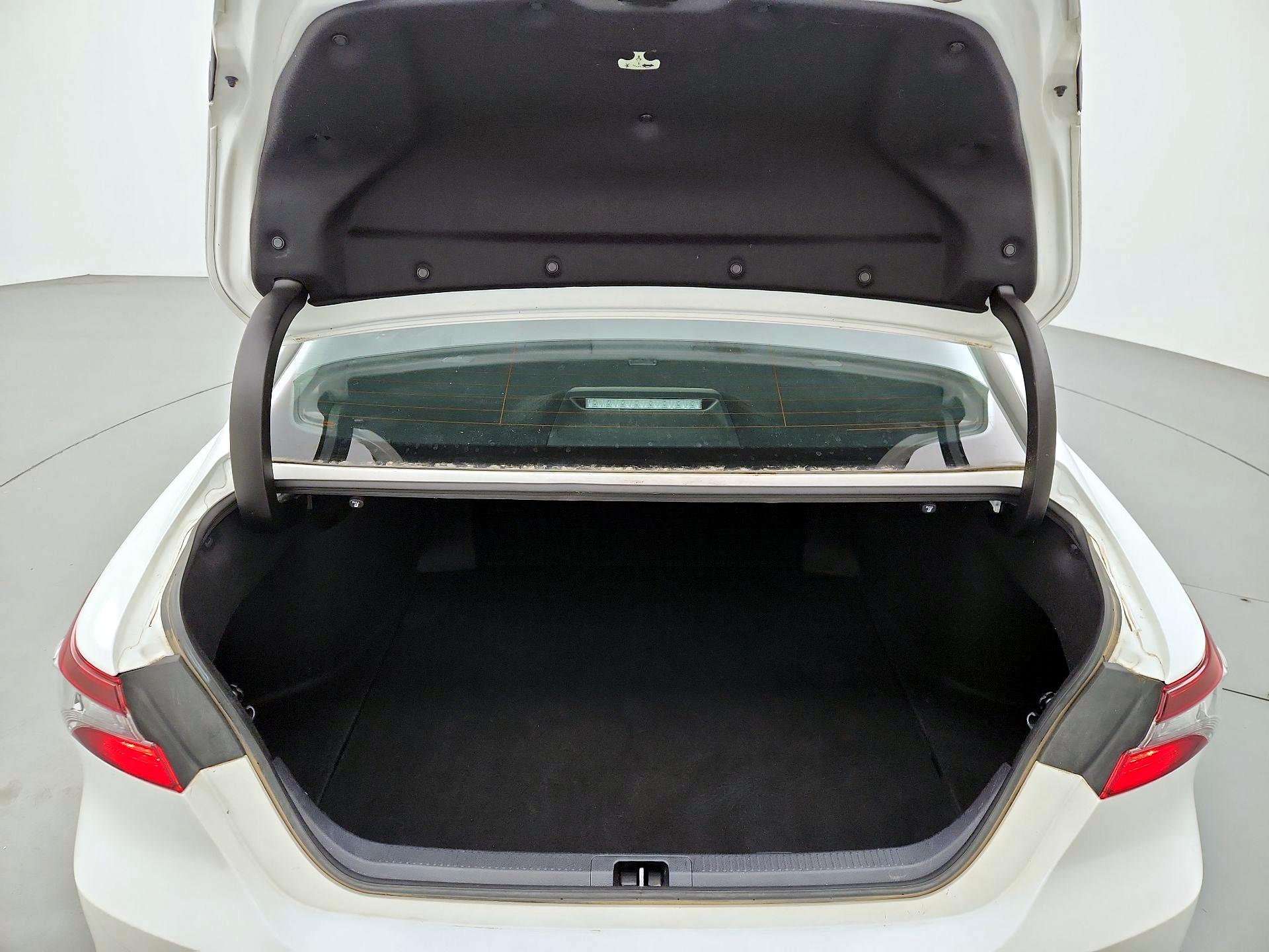 Thumbnail: 2021 Toyota Camry - 20