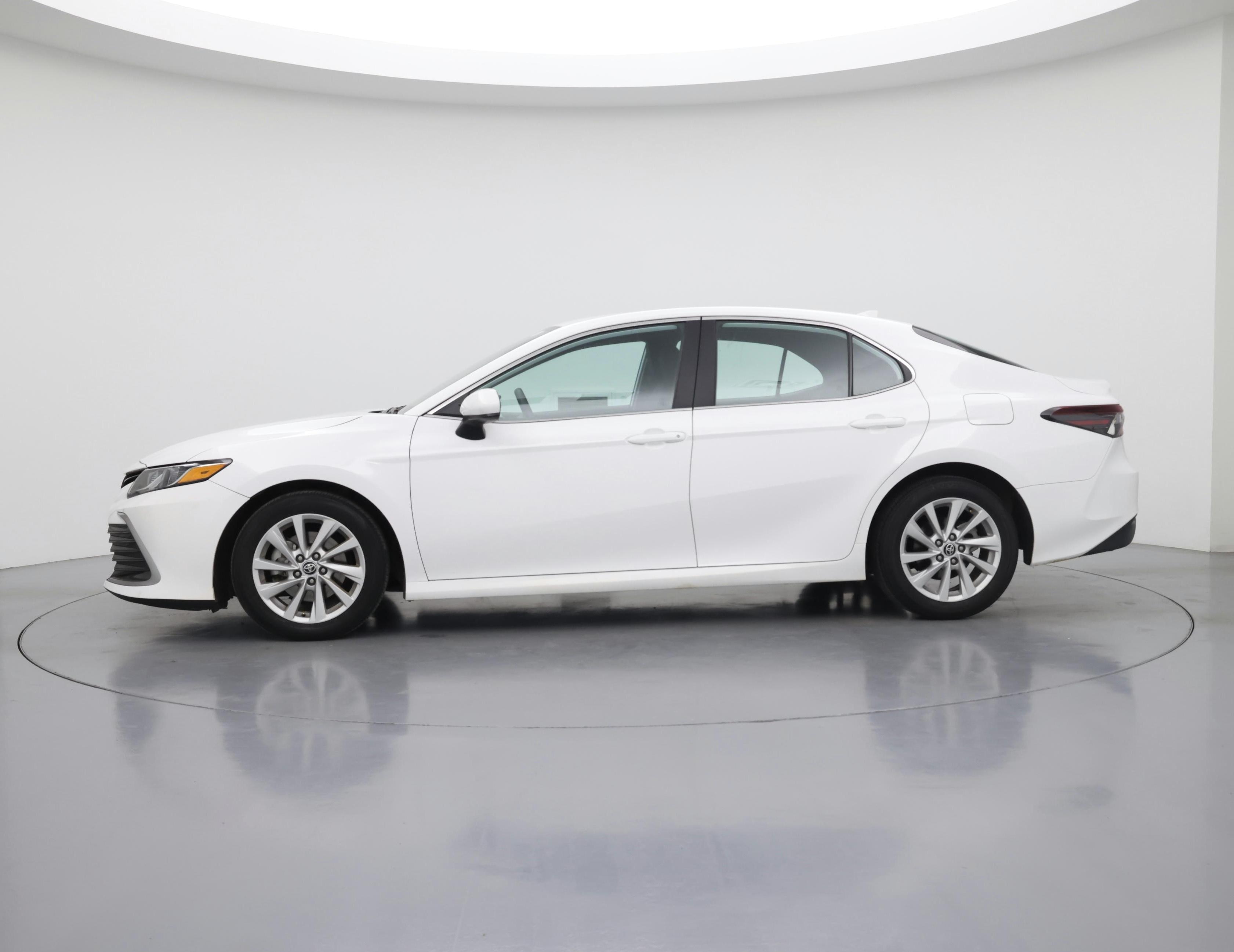 Thumbnail: 2021 Toyota Camry - 3