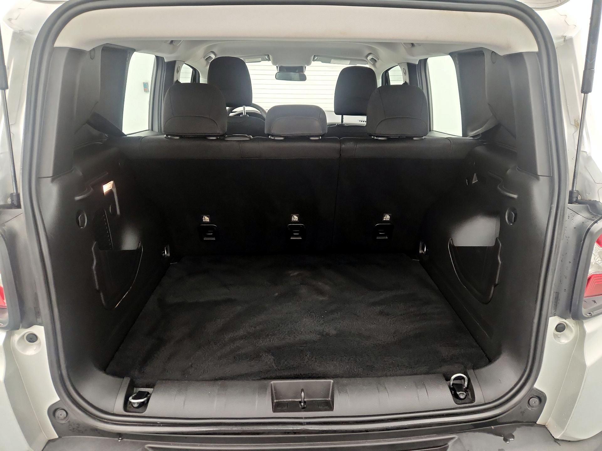 Thumbnail: 2021 Jeep Renegade - 20