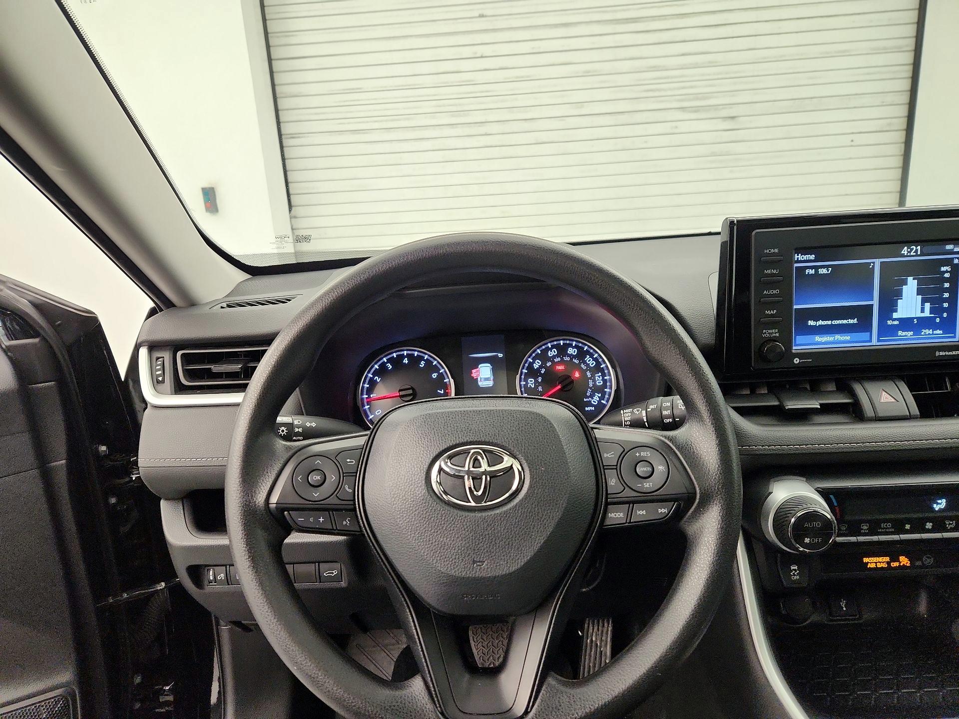 Thumbnail: 2022 Toyota RAV4 - 10