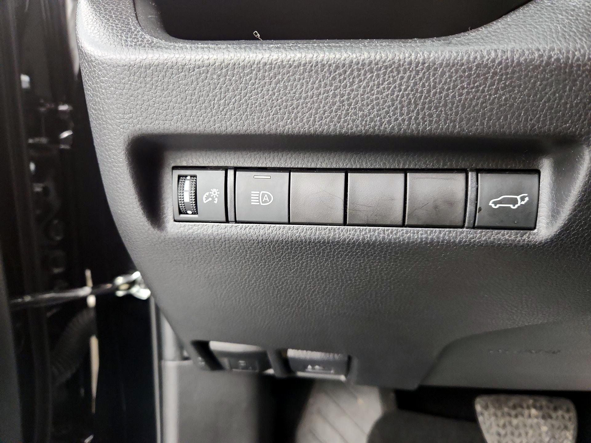 Thumbnail: 2022 Toyota RAV4 - 13