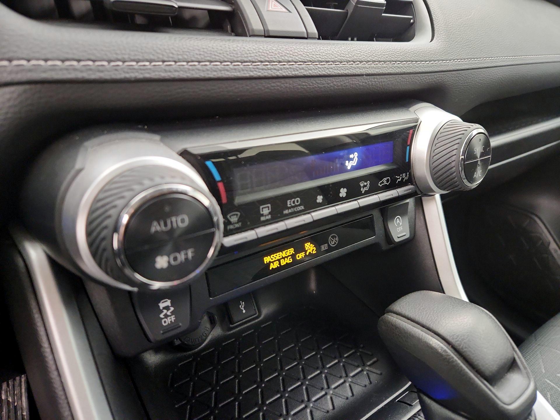 Thumbnail: 2022 Toyota RAV4 - 16