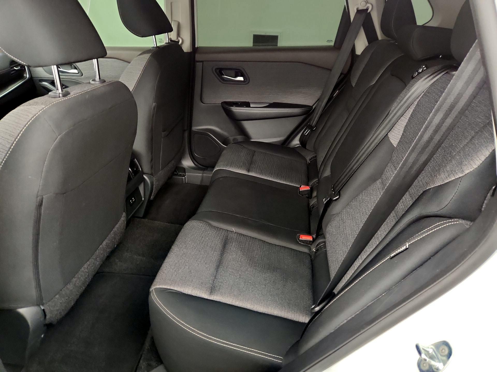 Thumbnail: 2023 Nissan Rogue - 19