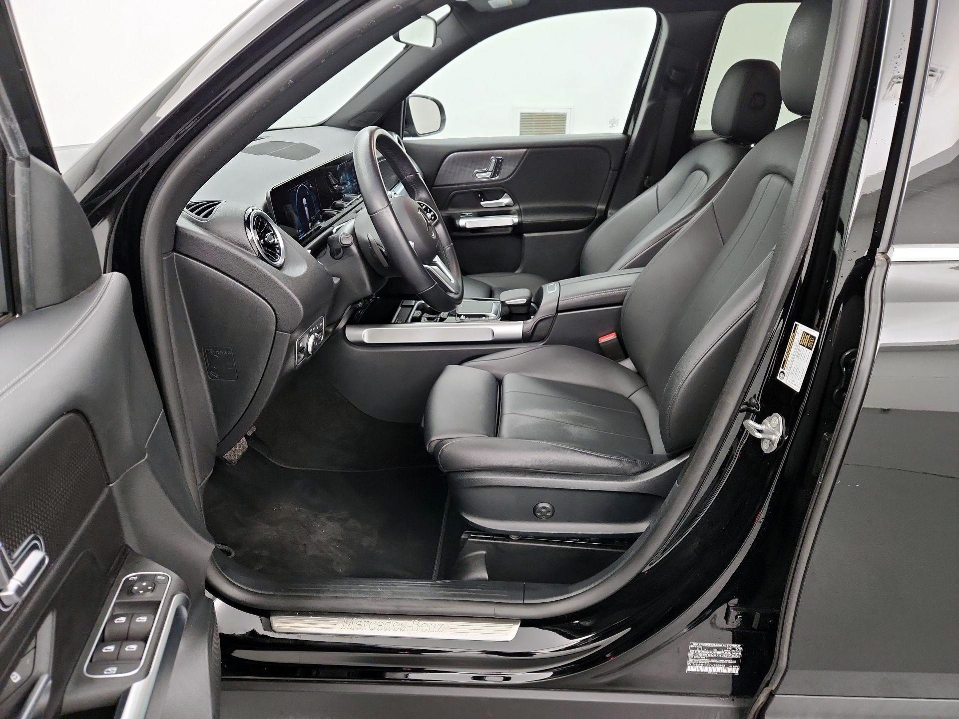 Thumbnail: 2023 Mercedes-Benz GLB - 11