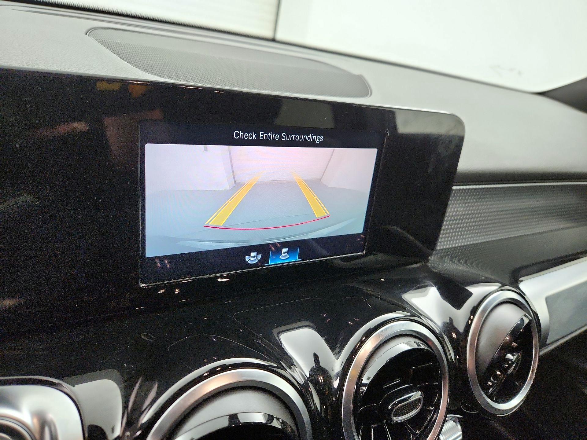 Thumbnail: 2023 Mercedes-Benz GLB - 14