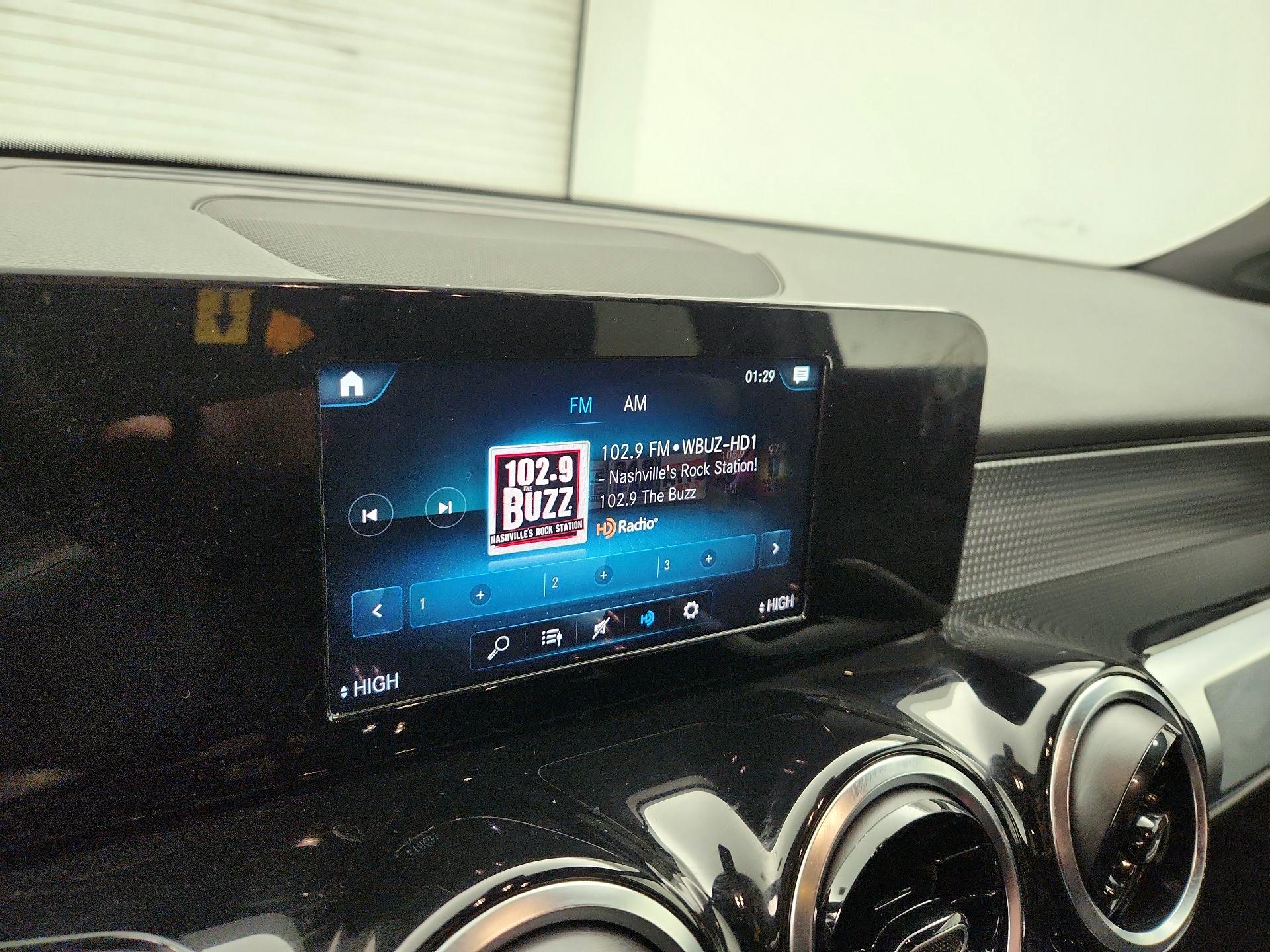 Thumbnail: 2023 Mercedes-Benz GLB - 15