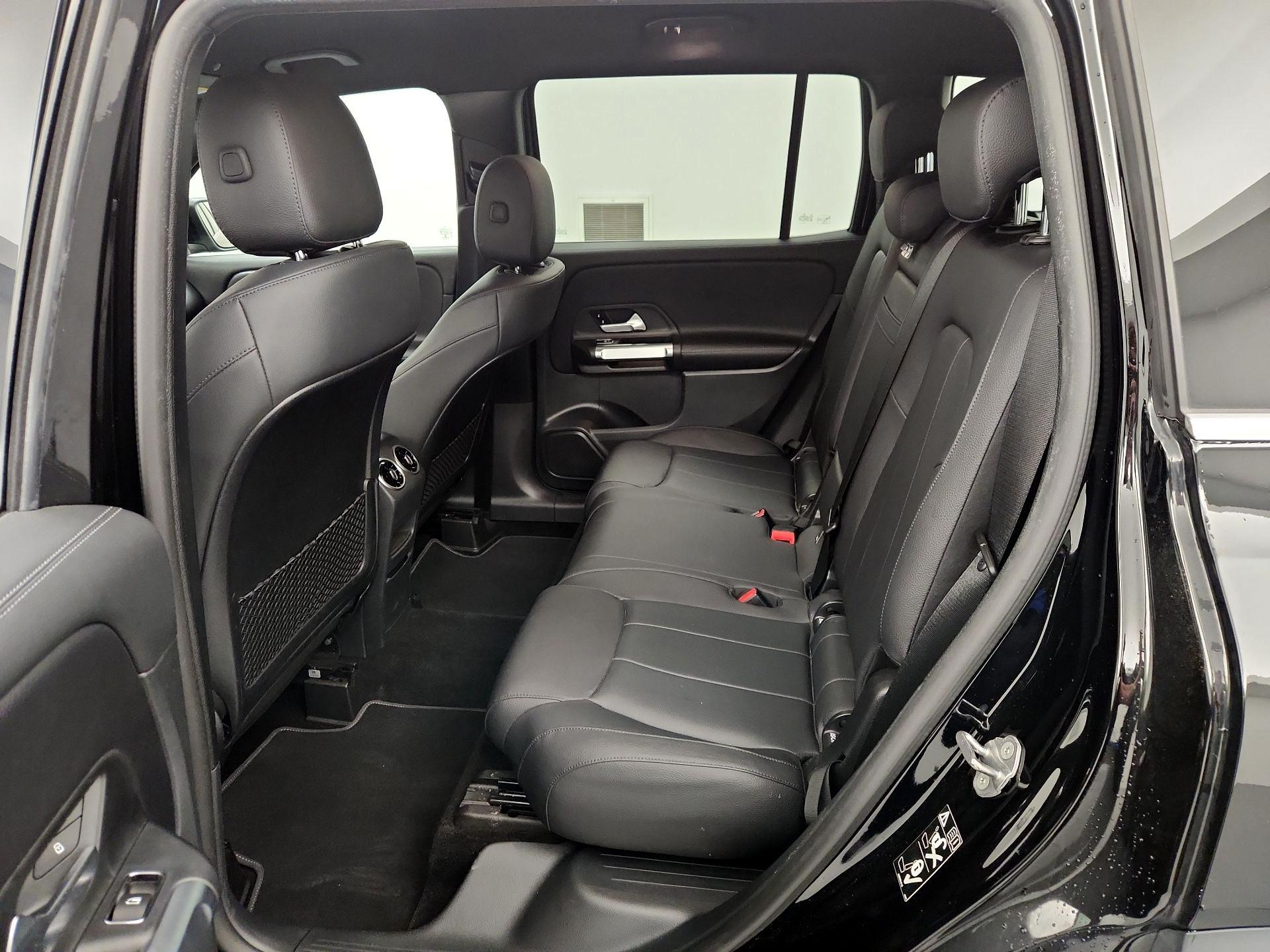 Thumbnail: 2023 Mercedes-Benz GLB - 19