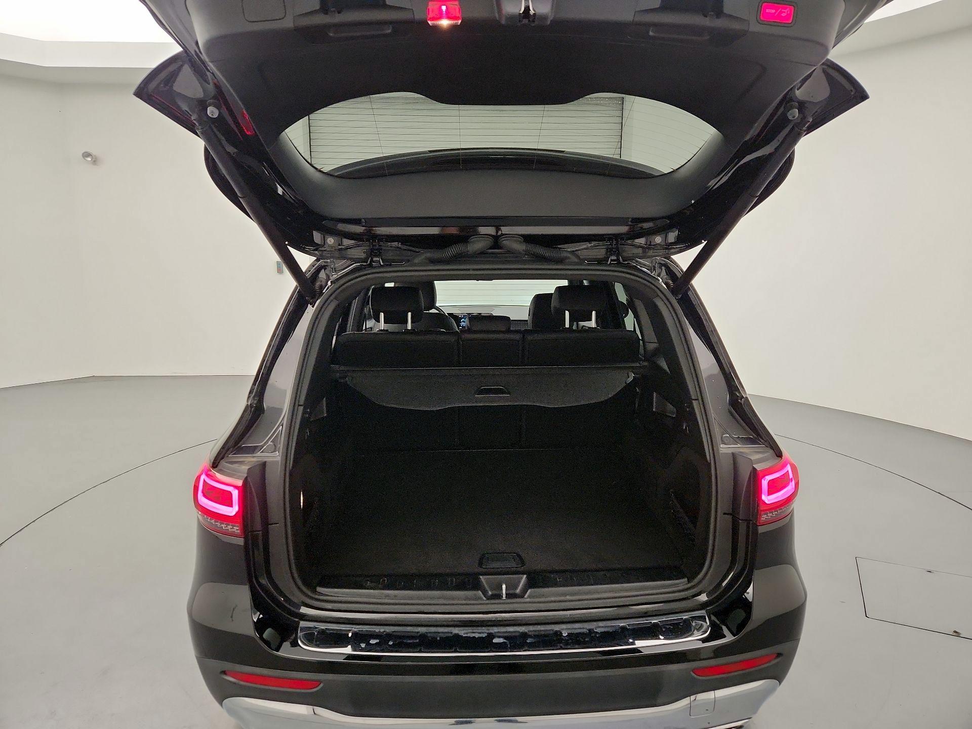 Thumbnail: 2023 Mercedes-Benz GLB - 20