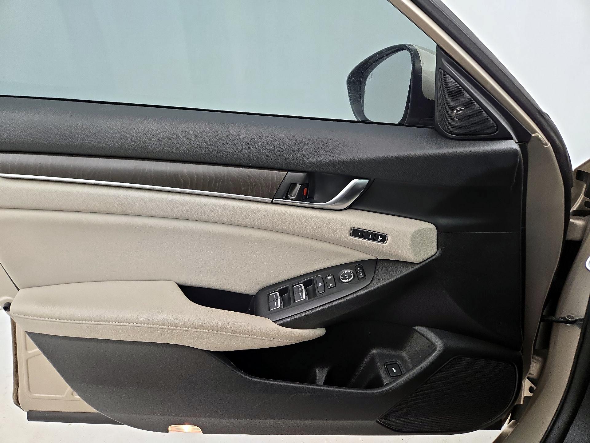 Thumbnail: 2018 Honda Accord - 12