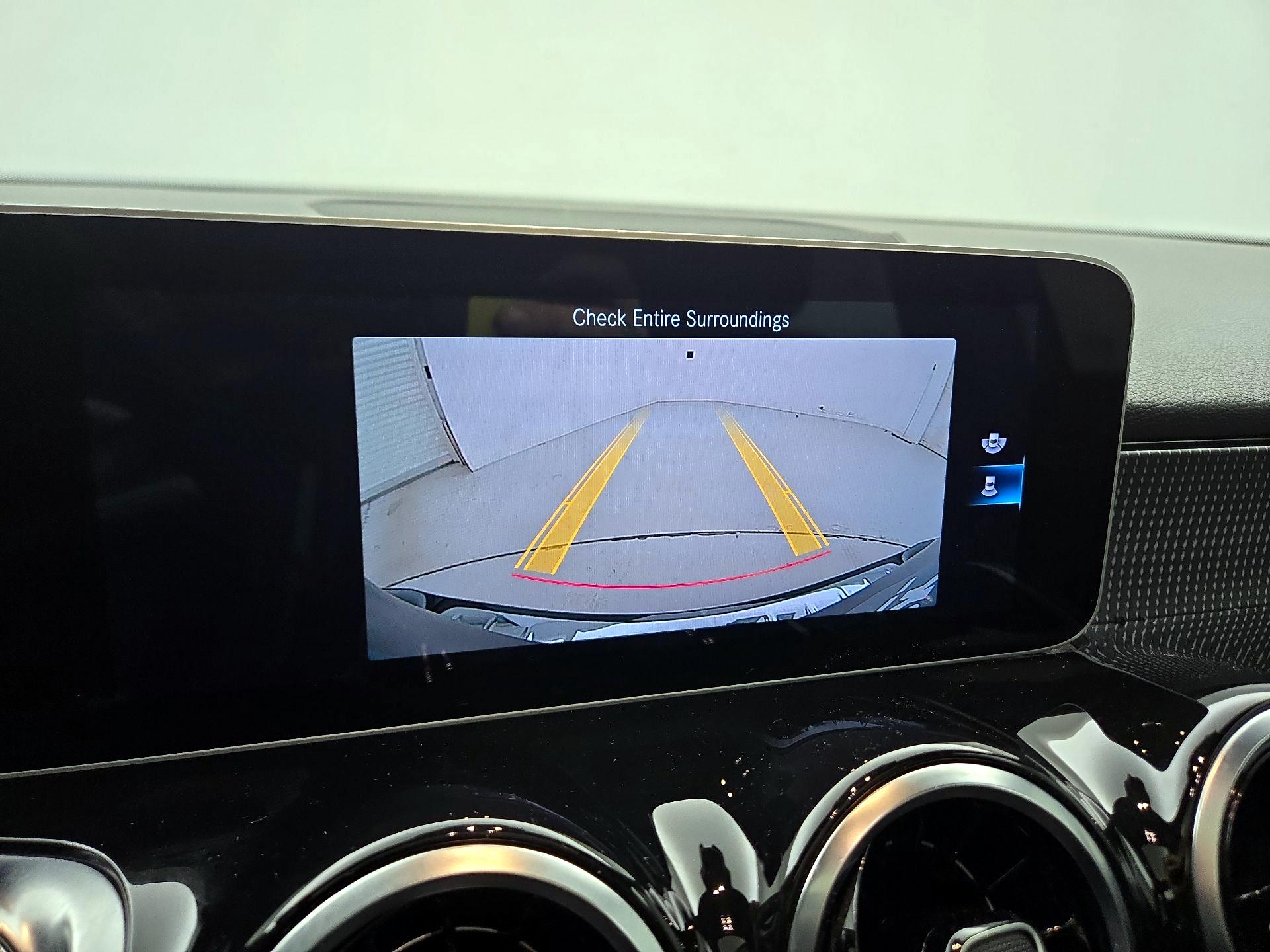 Thumbnail: 2021 Mercedes-Benz GLB - 15