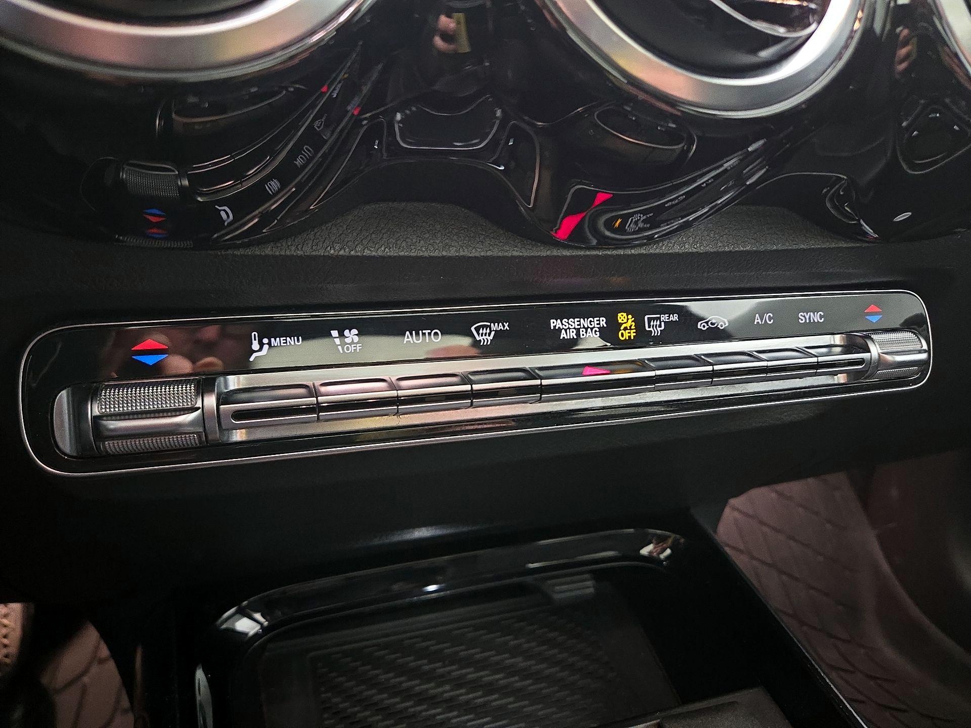 Thumbnail: 2021 Mercedes-Benz GLB - 17