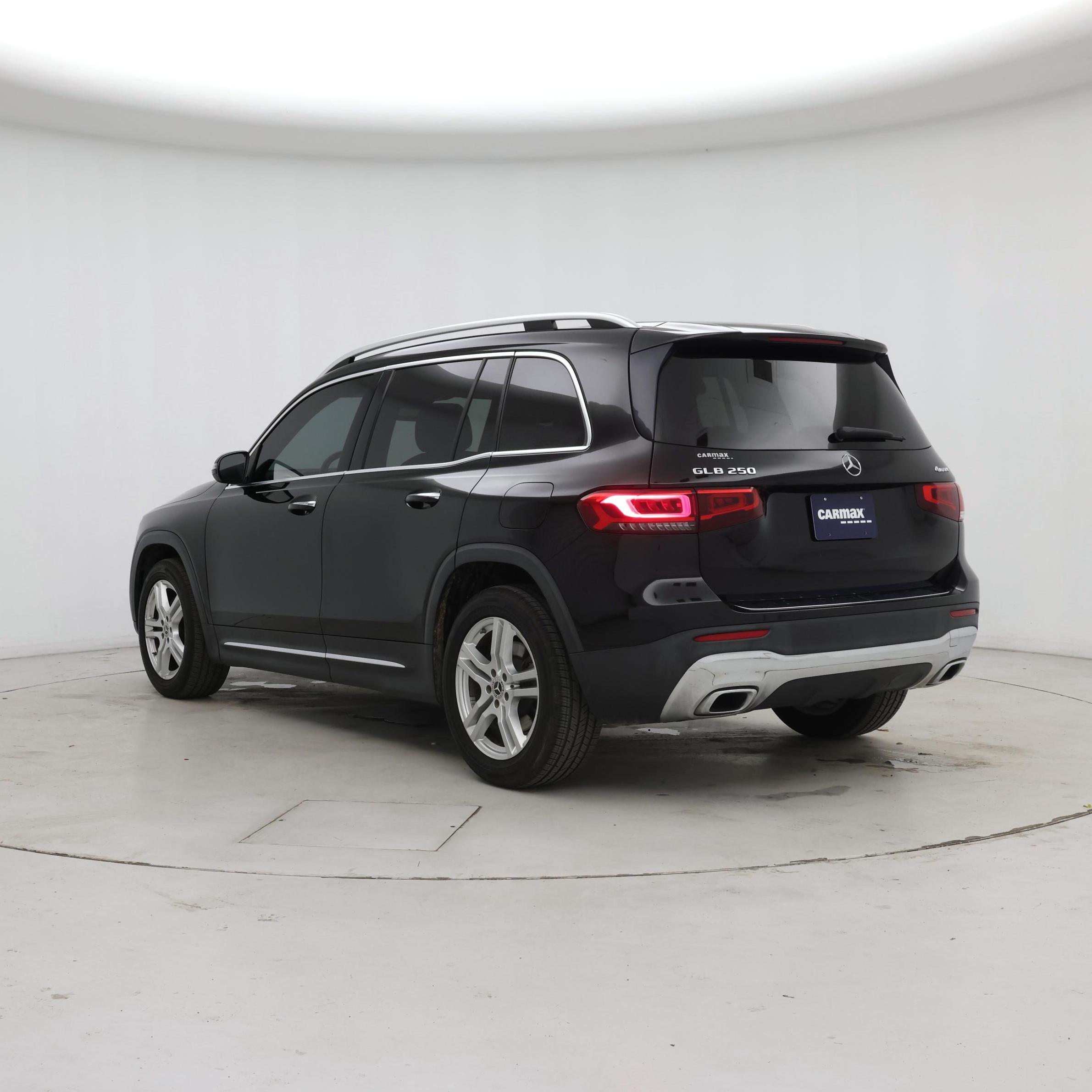 Thumbnail: 2021 Mercedes-Benz GLB - 2