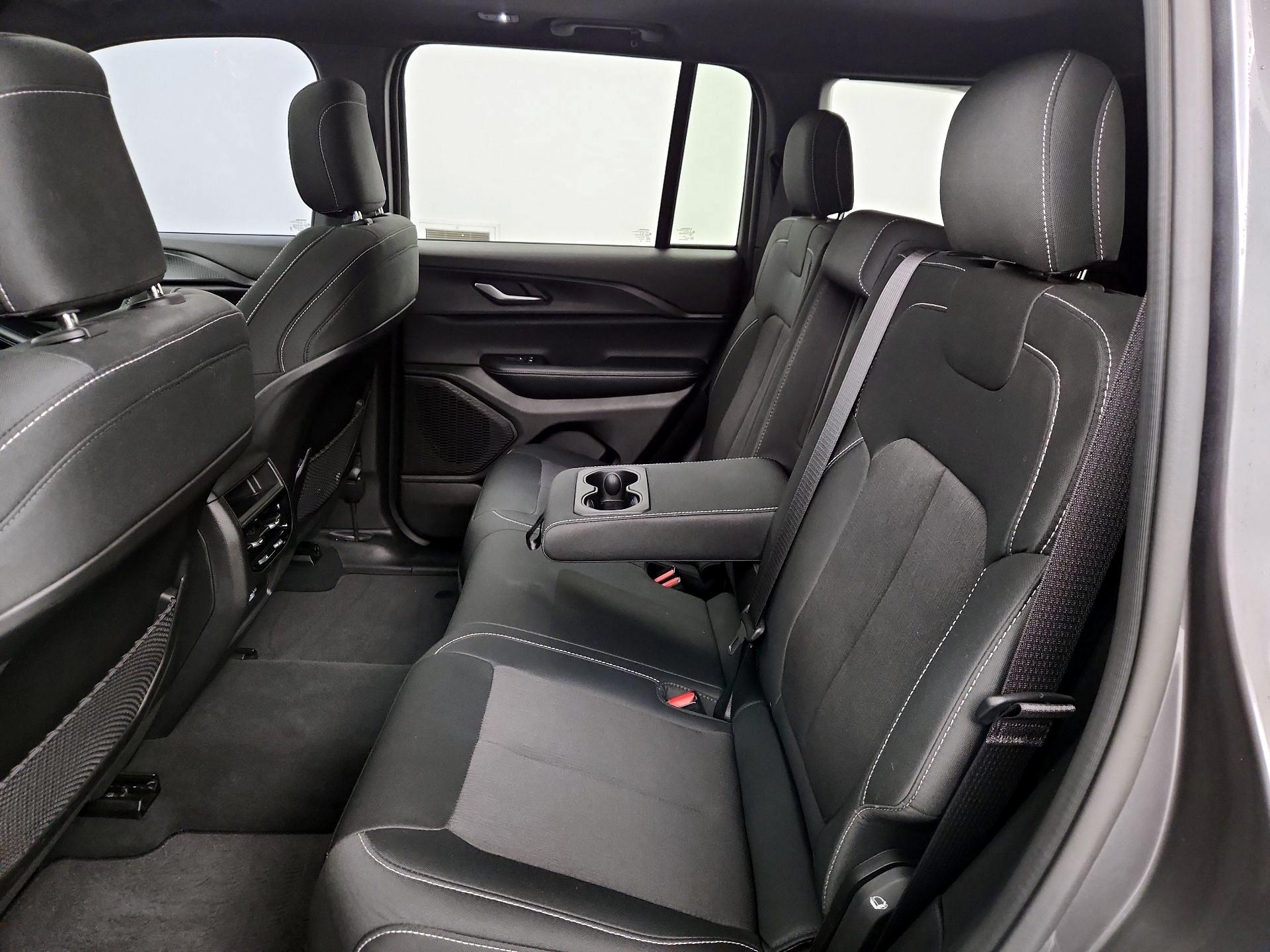 Thumbnail: 2024 Jeep Grand Cherokee - 20