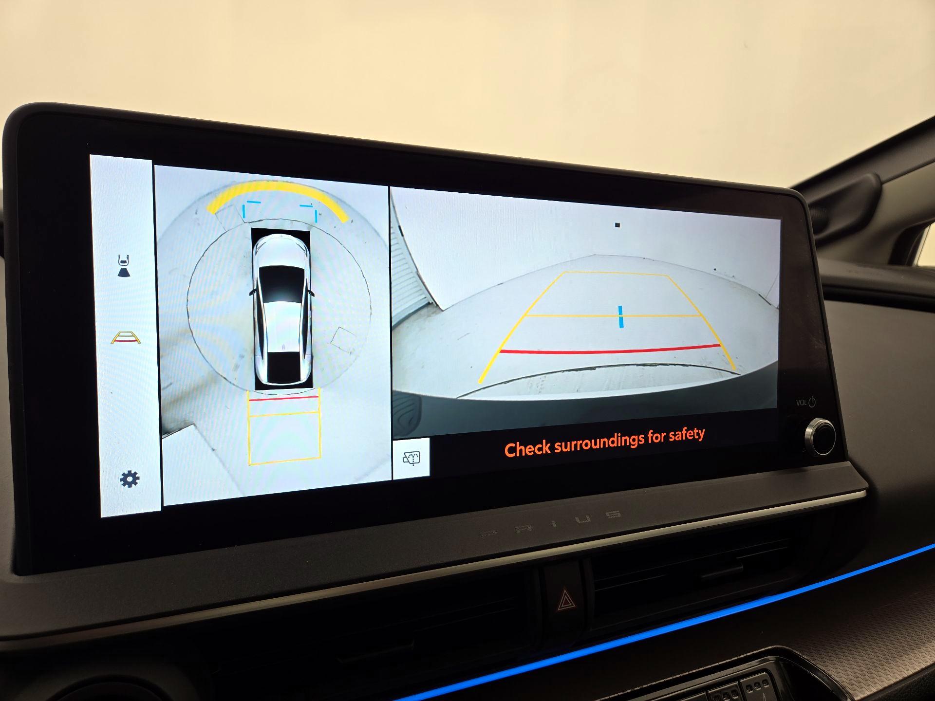 Thumbnail: 2023 Toyota Prius - 14