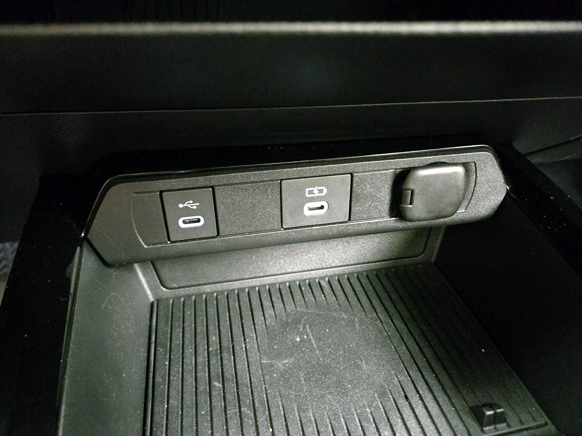 Thumbnail: 2023 Toyota Prius - 18