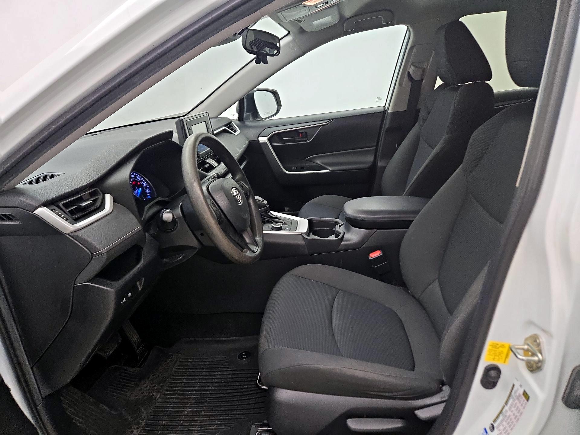 Thumbnail: 2020 Toyota RAV4 - 11