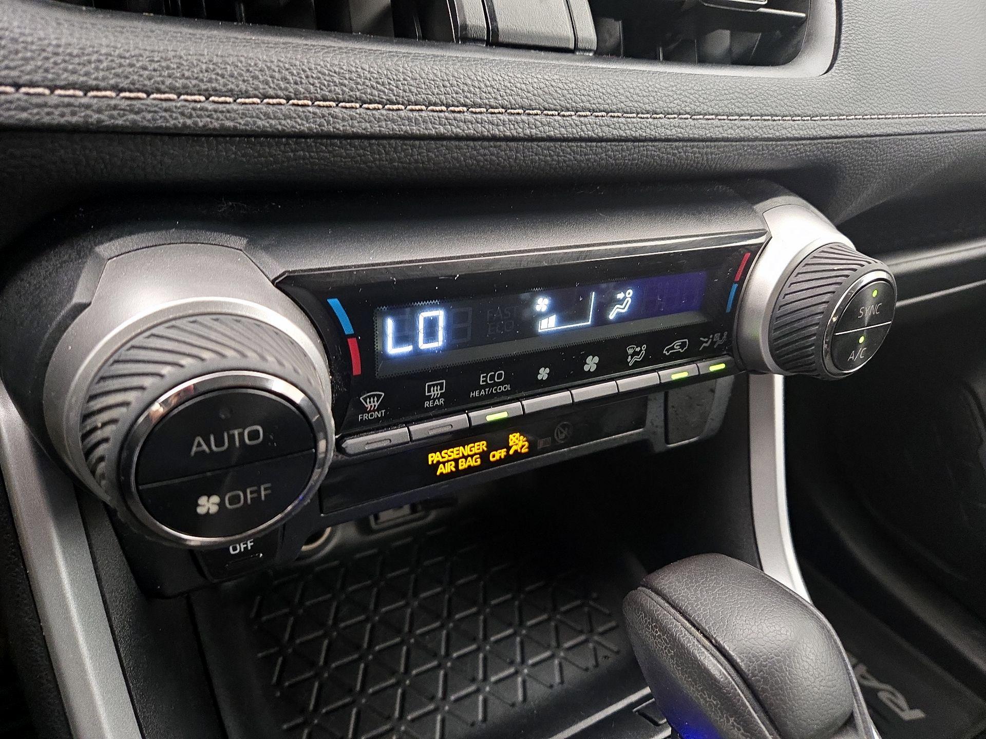 Thumbnail: 2020 Toyota RAV4 - 16