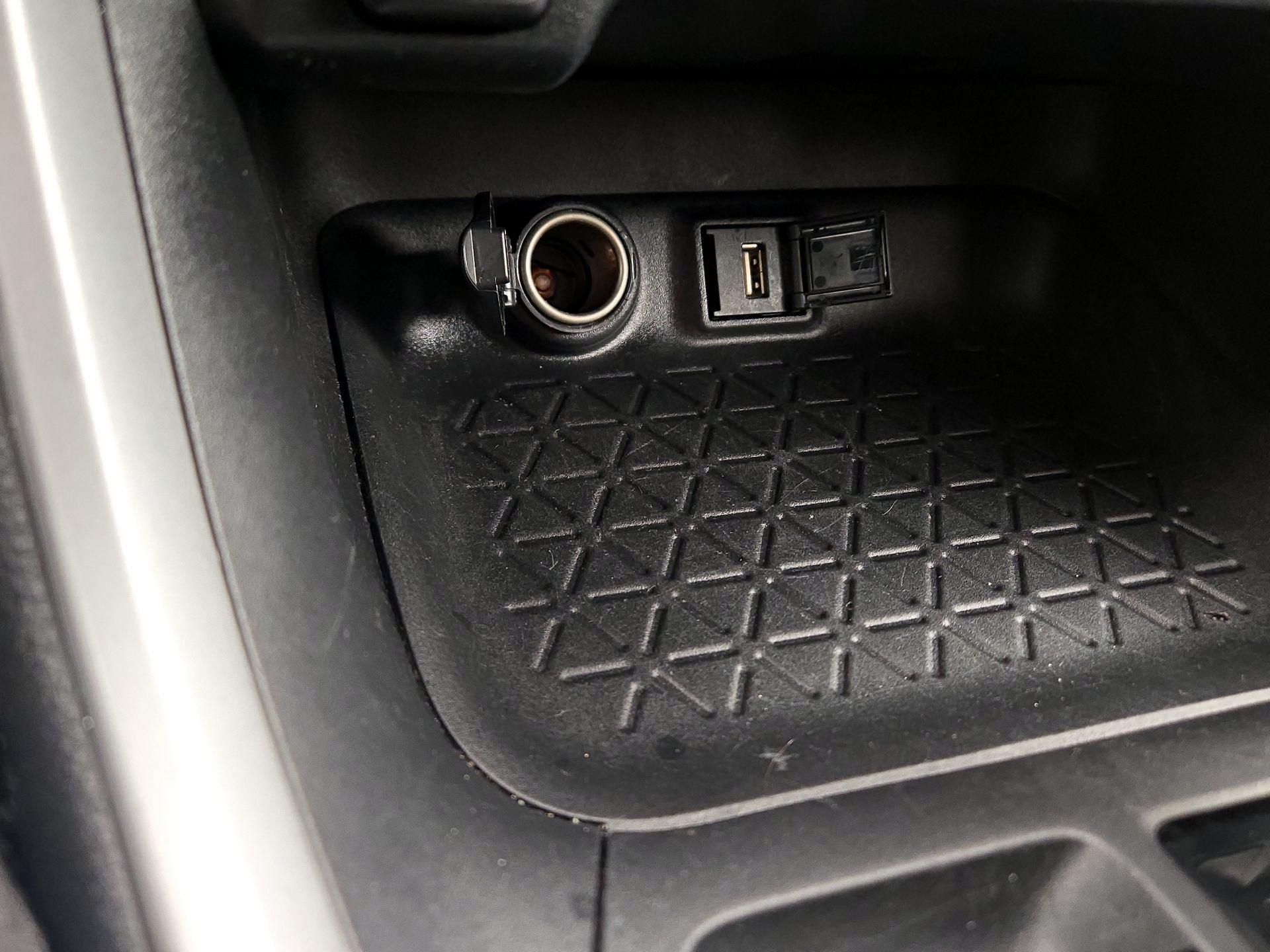 Thumbnail: 2020 Toyota RAV4 - 18