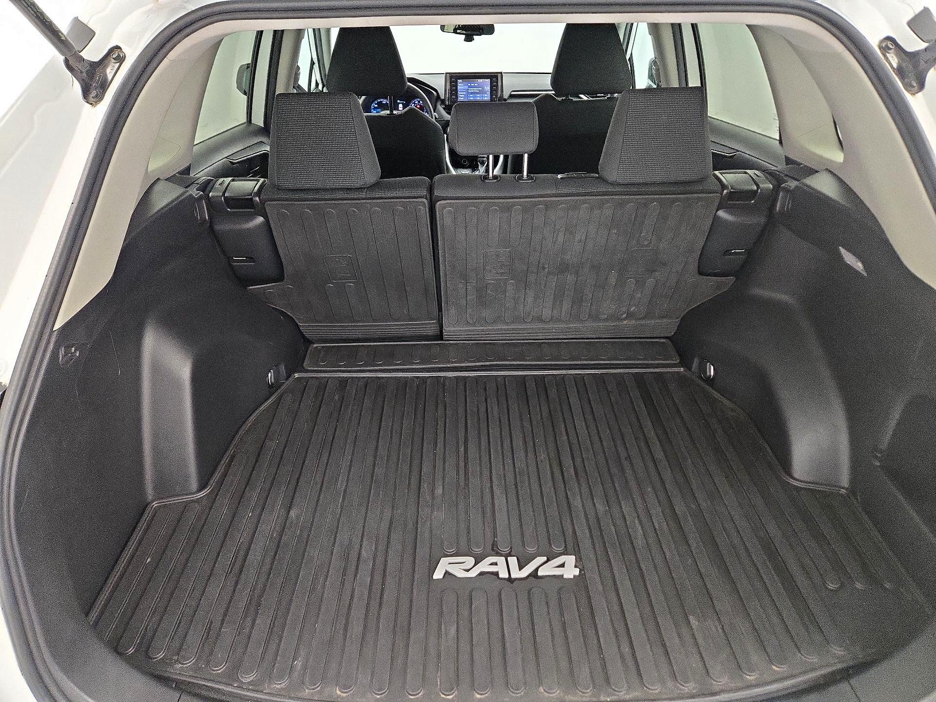 Thumbnail: 2020 Toyota RAV4 - 20