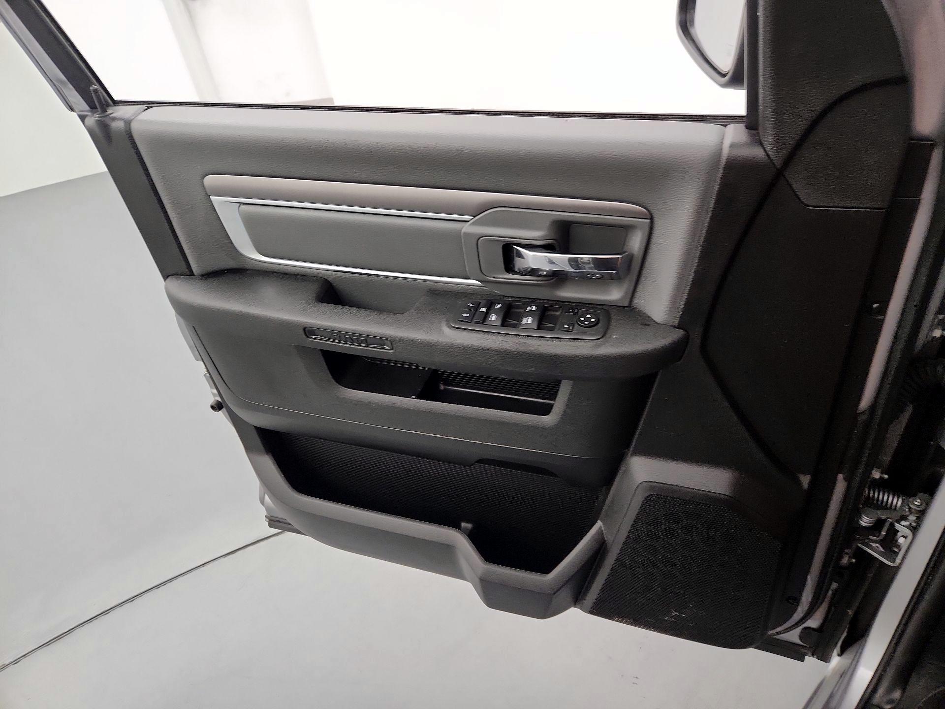 Thumbnail: 2022 RAM 1500 Classic - 12