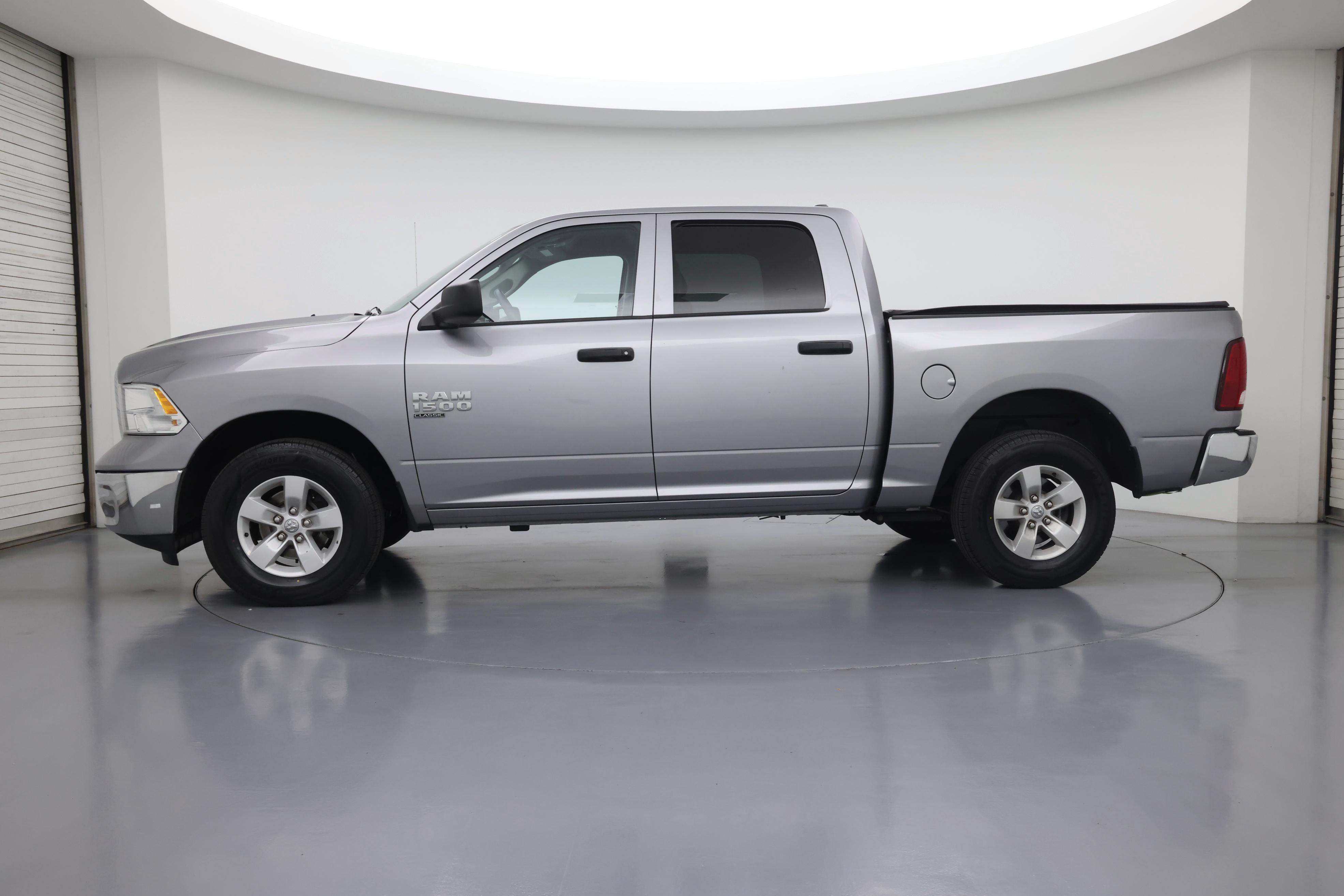 Thumbnail: 2022 RAM 1500 Classic - 3