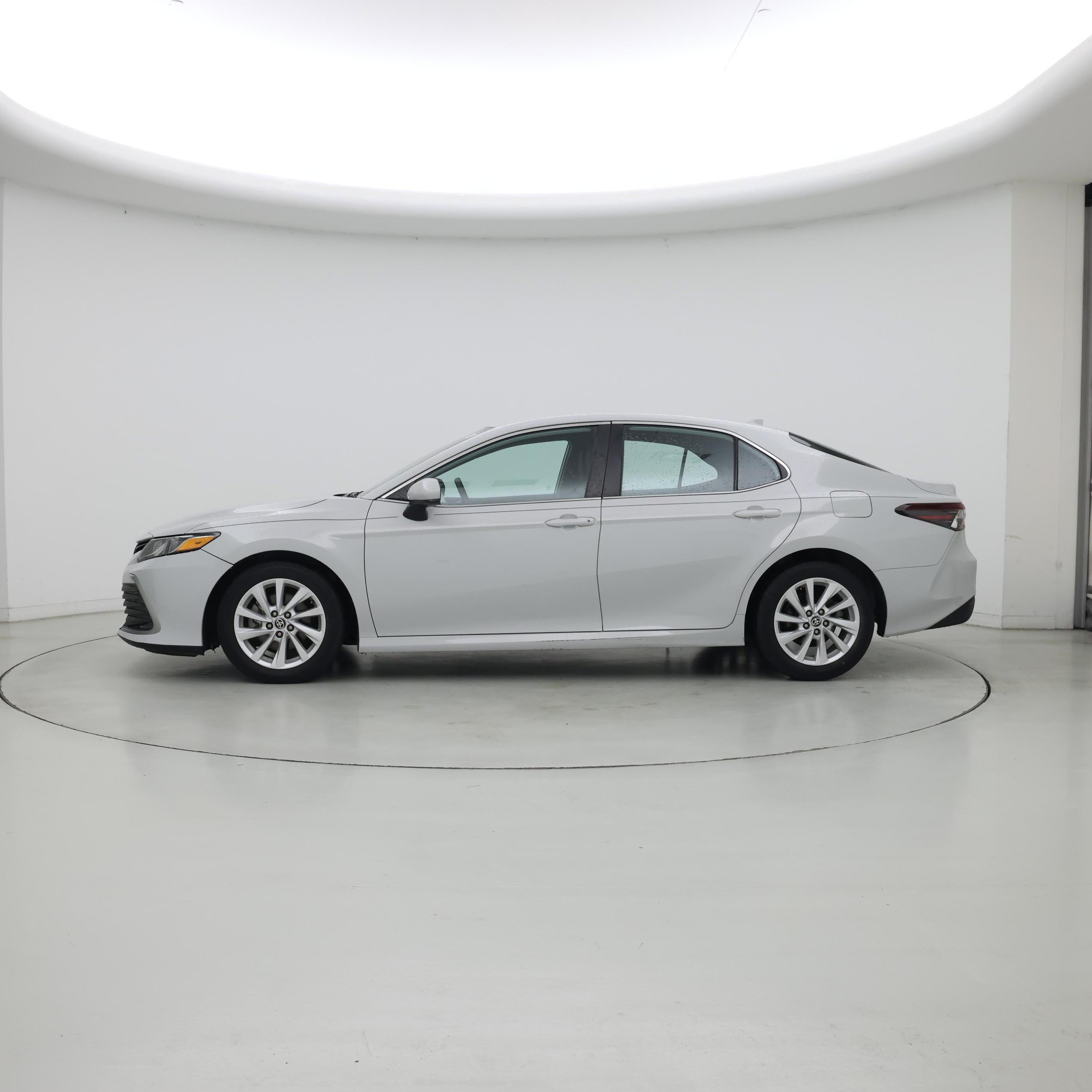 Thumbnail: 2022 Toyota Camry - 3
