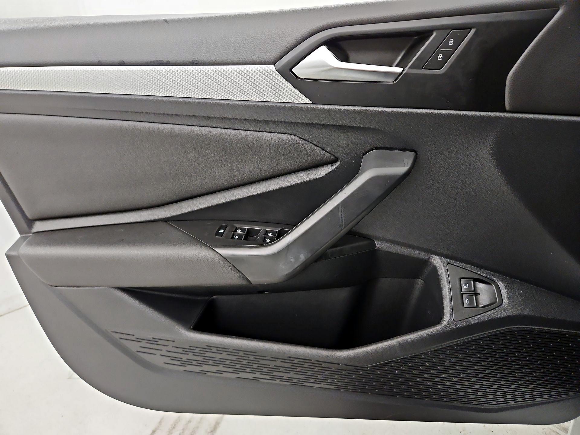 Thumbnail: 2021 Volkswagen Jetta - 12