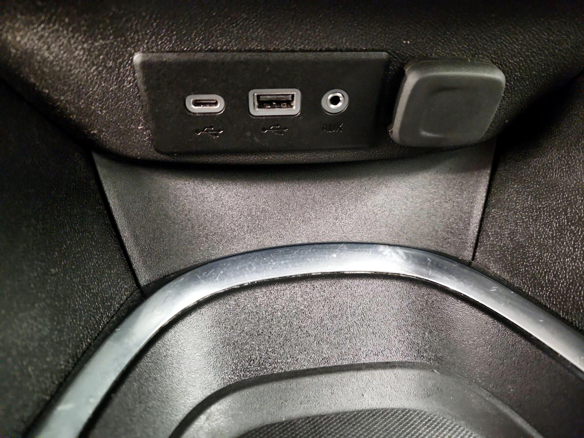 Thumbnail: 2023 Chevrolet Malibu - 18