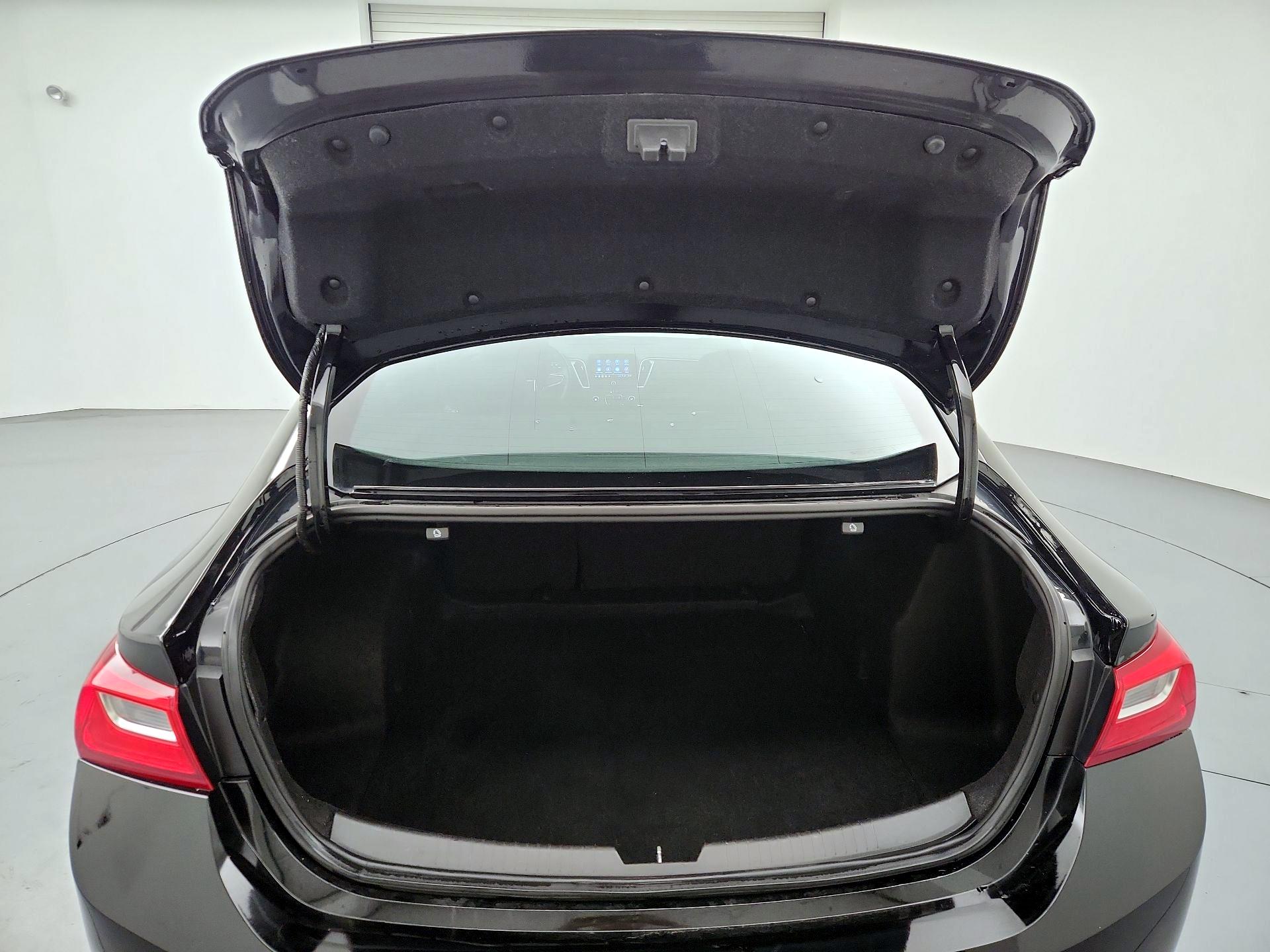 Thumbnail: 2023 Chevrolet Malibu - 20