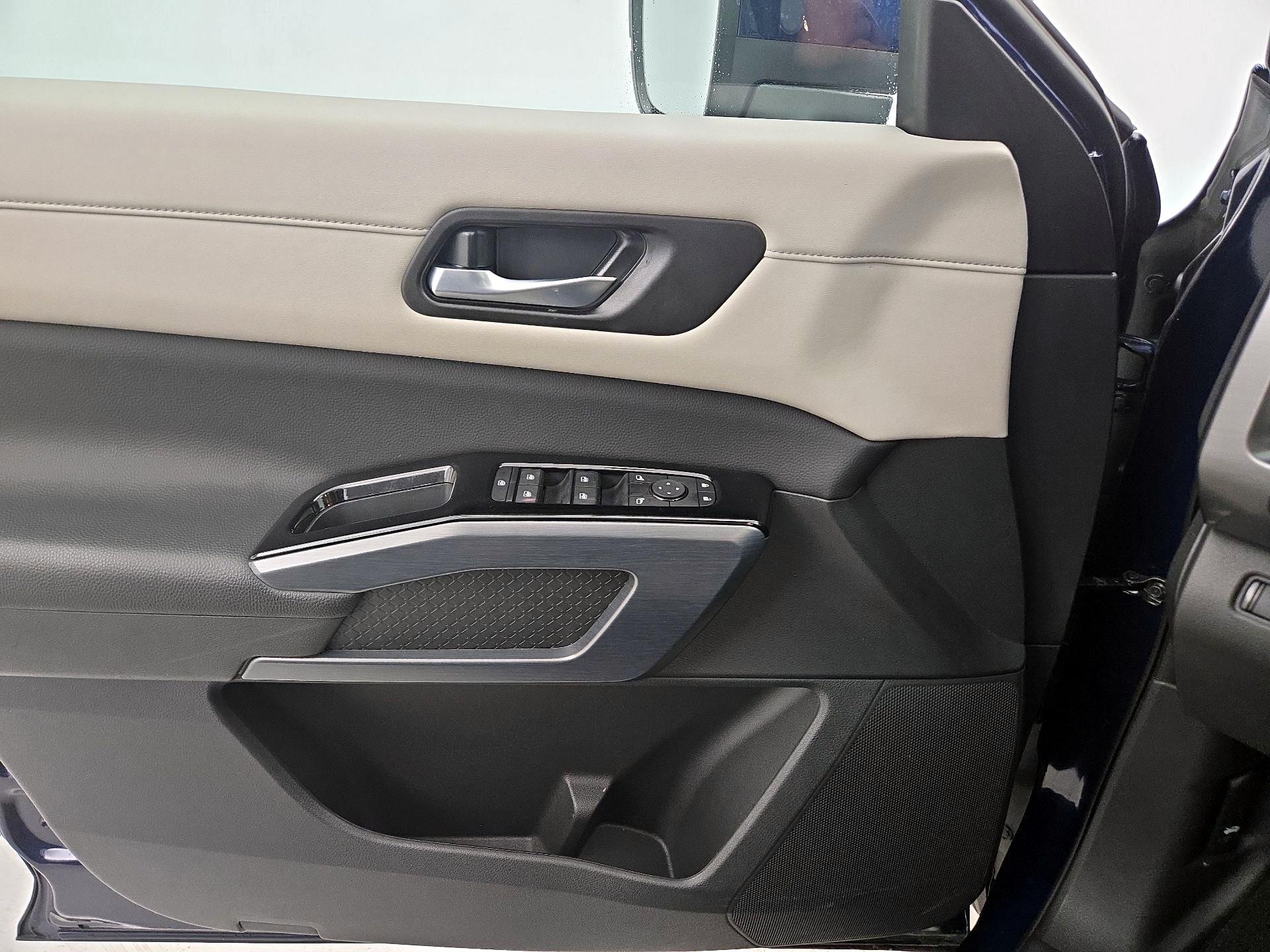 Thumbnail: 2025 Nissan Pathfinder - 12