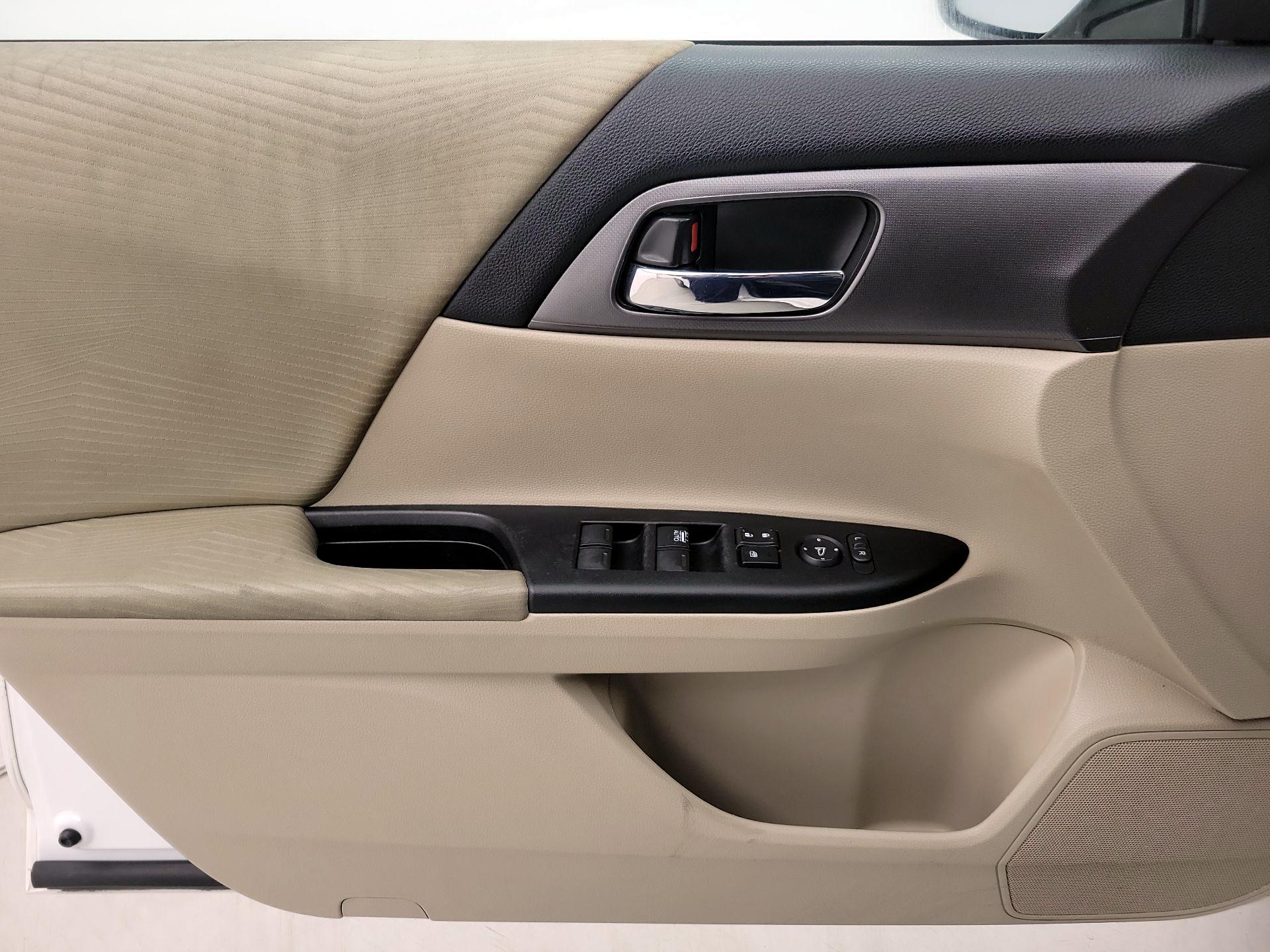 Thumbnail: 2015 Honda Accord - 12