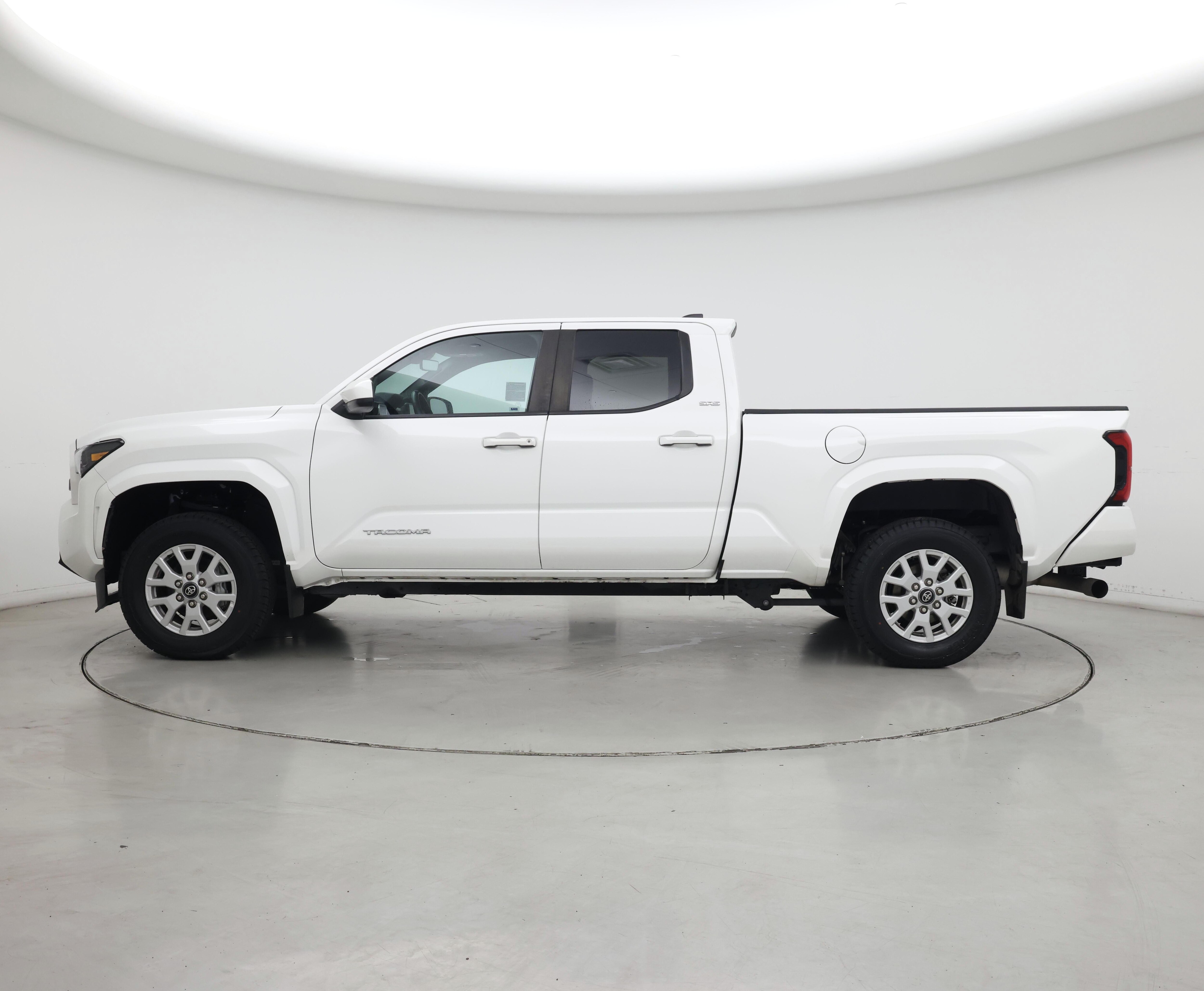 Thumbnail: 2024 Toyota Tacoma - 3