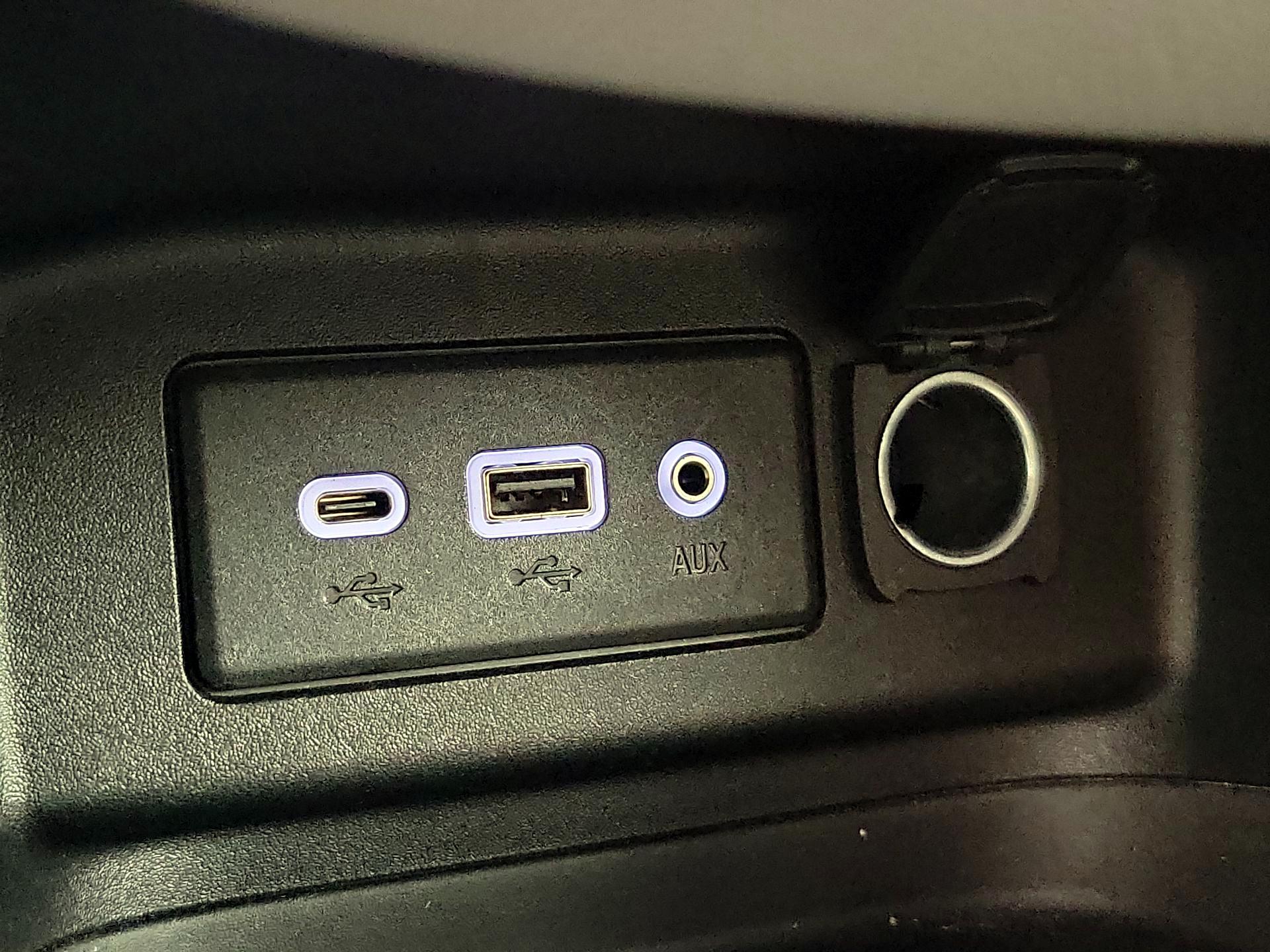 Thumbnail: 2020 Chevrolet Equinox - 18