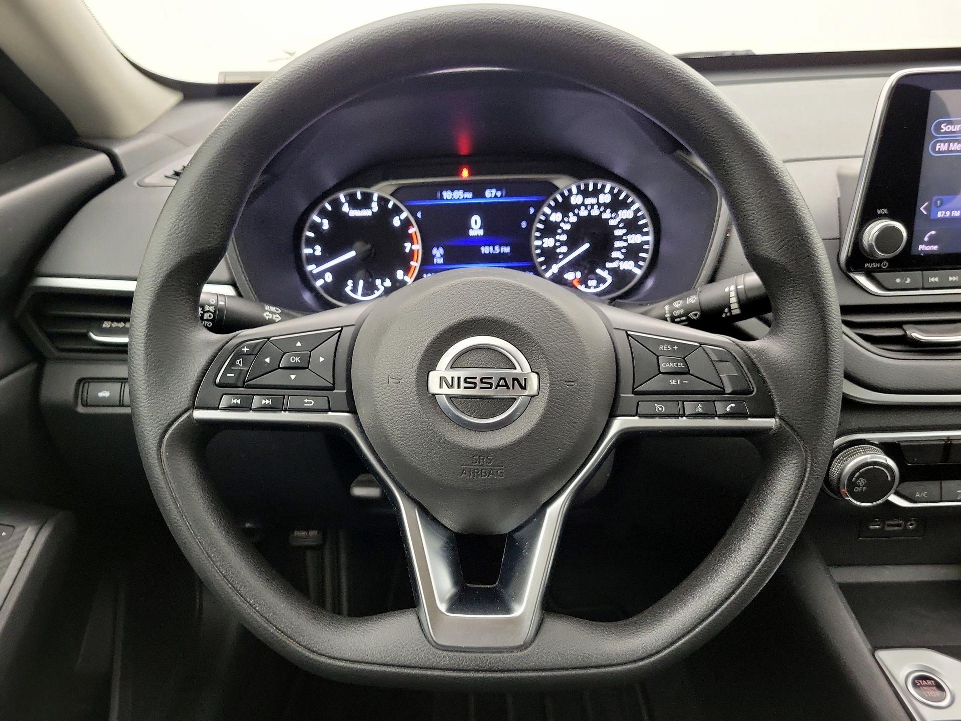 Thumbnail: 2020 Nissan Altima - 10