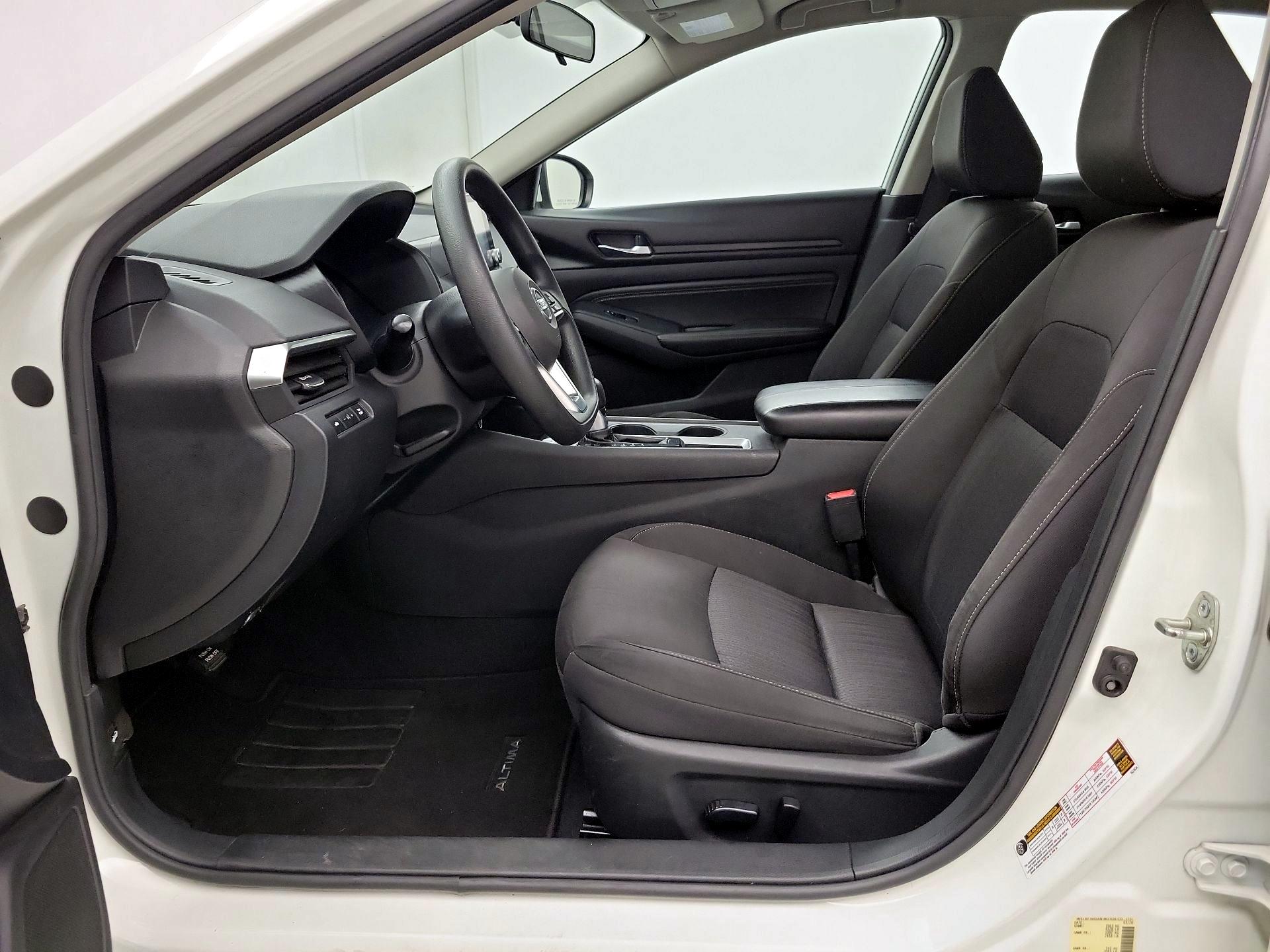 Thumbnail: 2020 Nissan Altima - 11