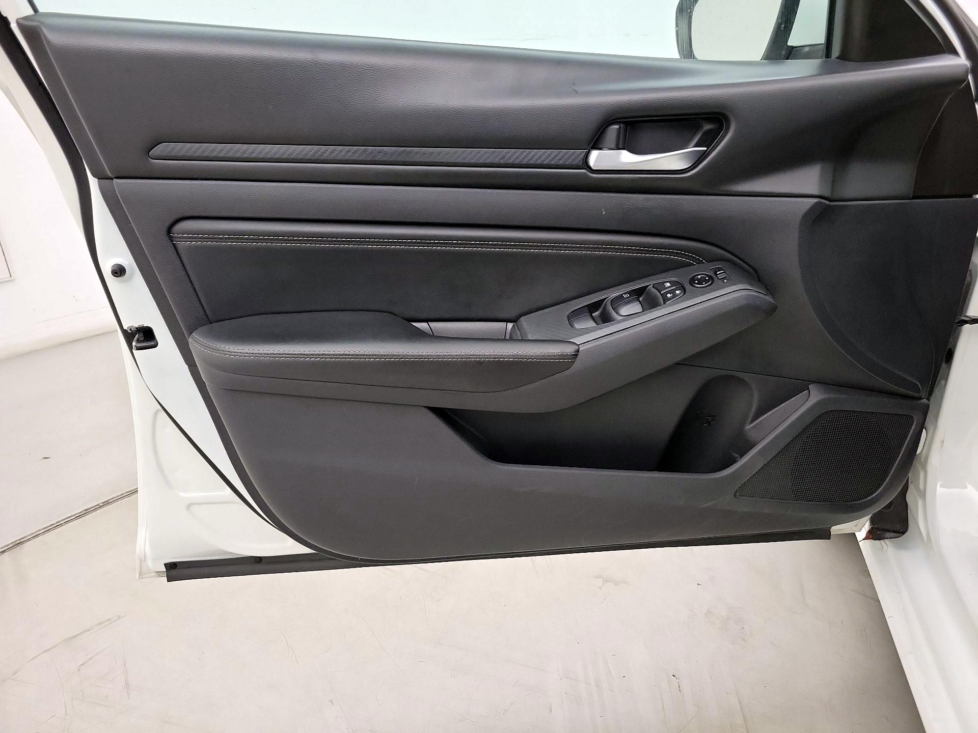 Thumbnail: 2020 Nissan Altima - 12