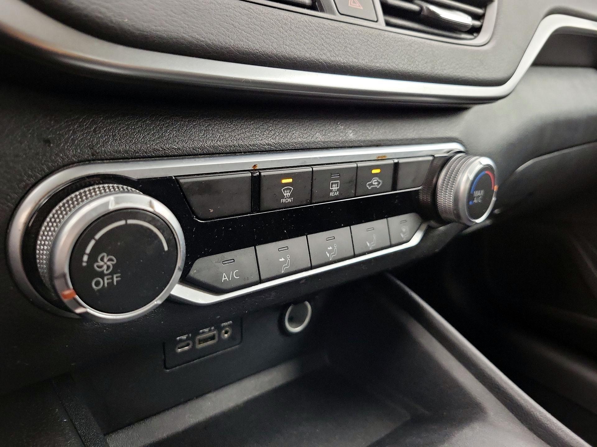 Thumbnail: 2020 Nissan Altima - 16