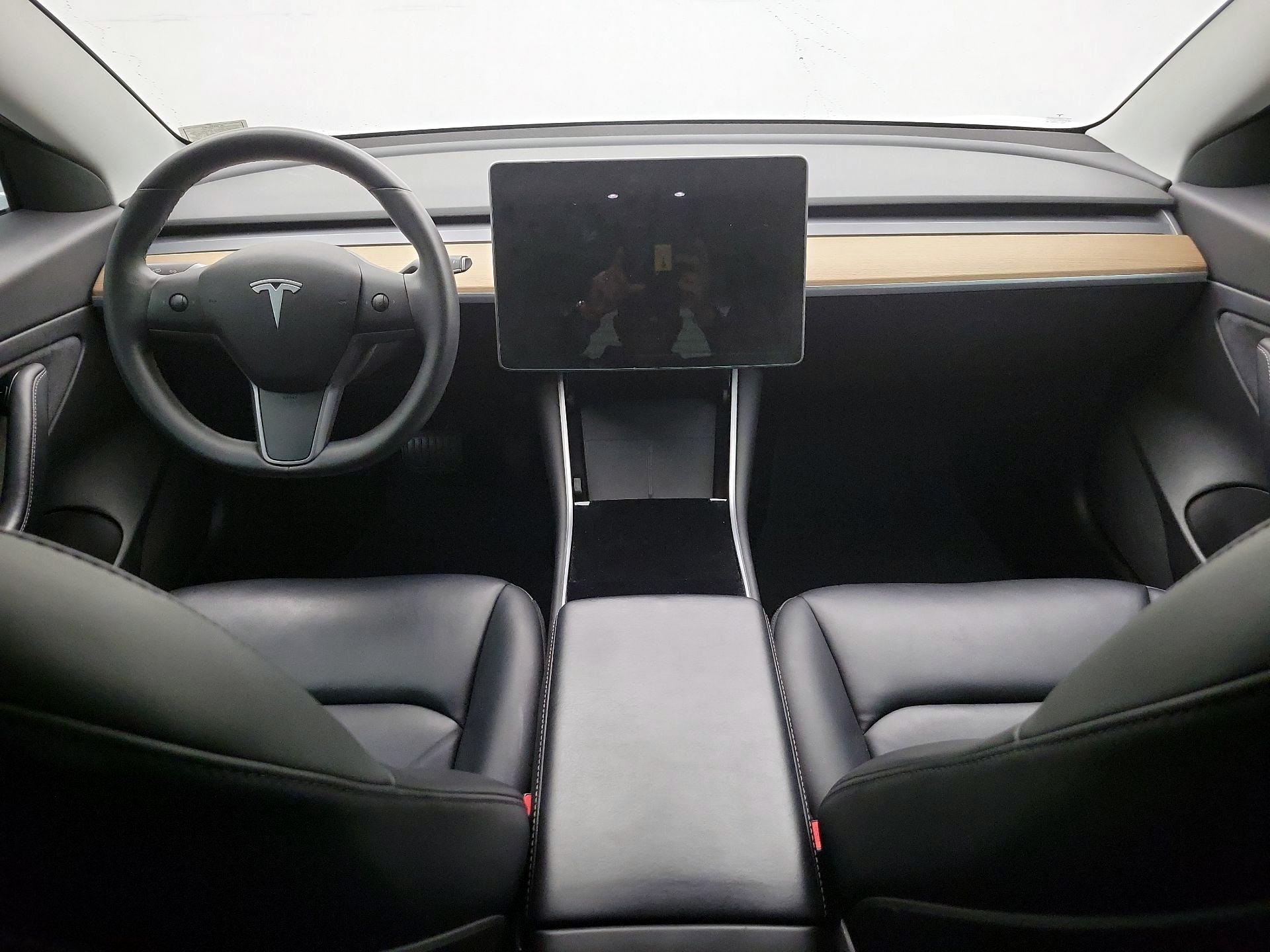 Thumbnail: 2020 Tesla Model 3 - 9