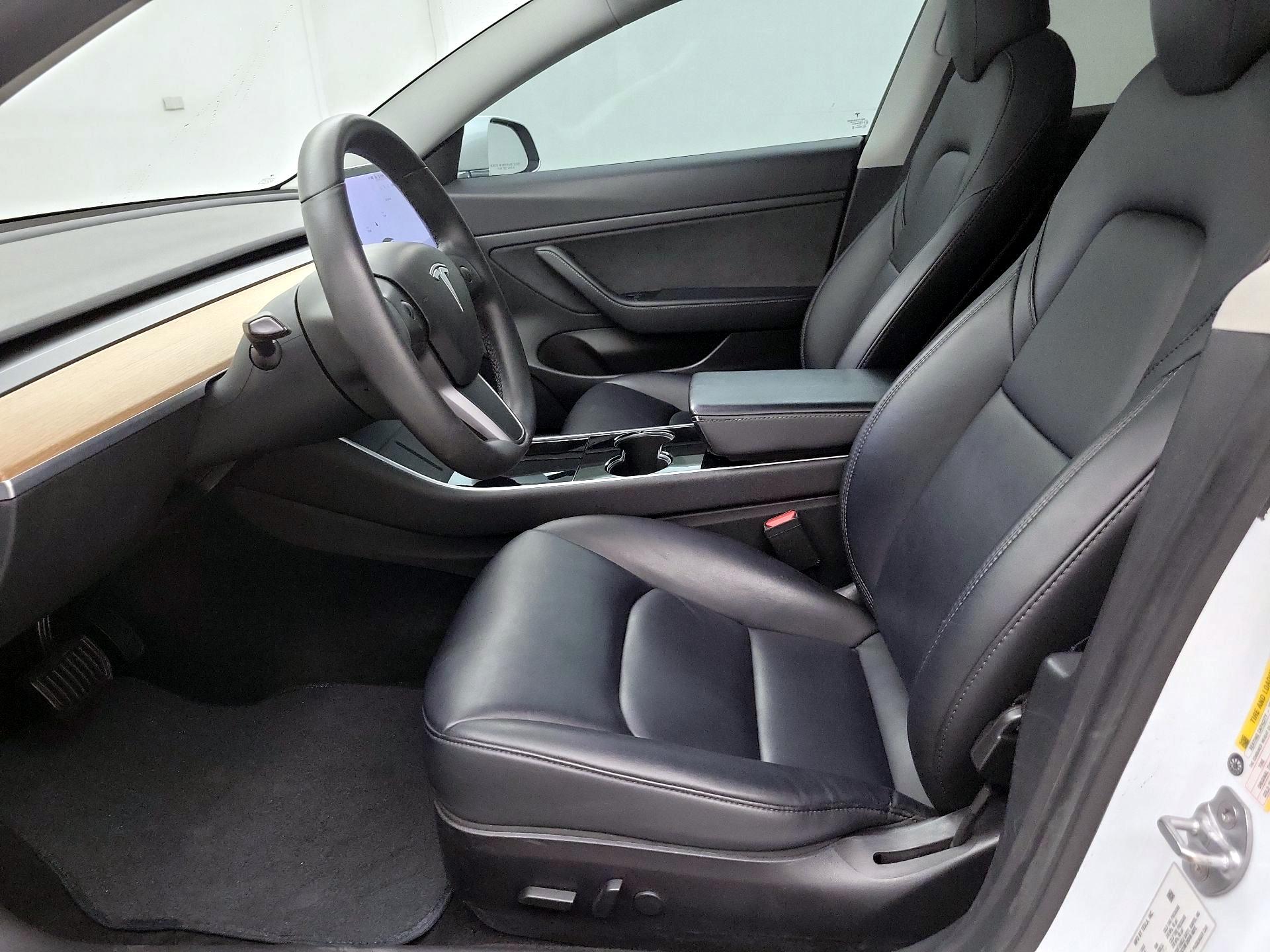 Thumbnail: 2020 Tesla Model 3 - 11