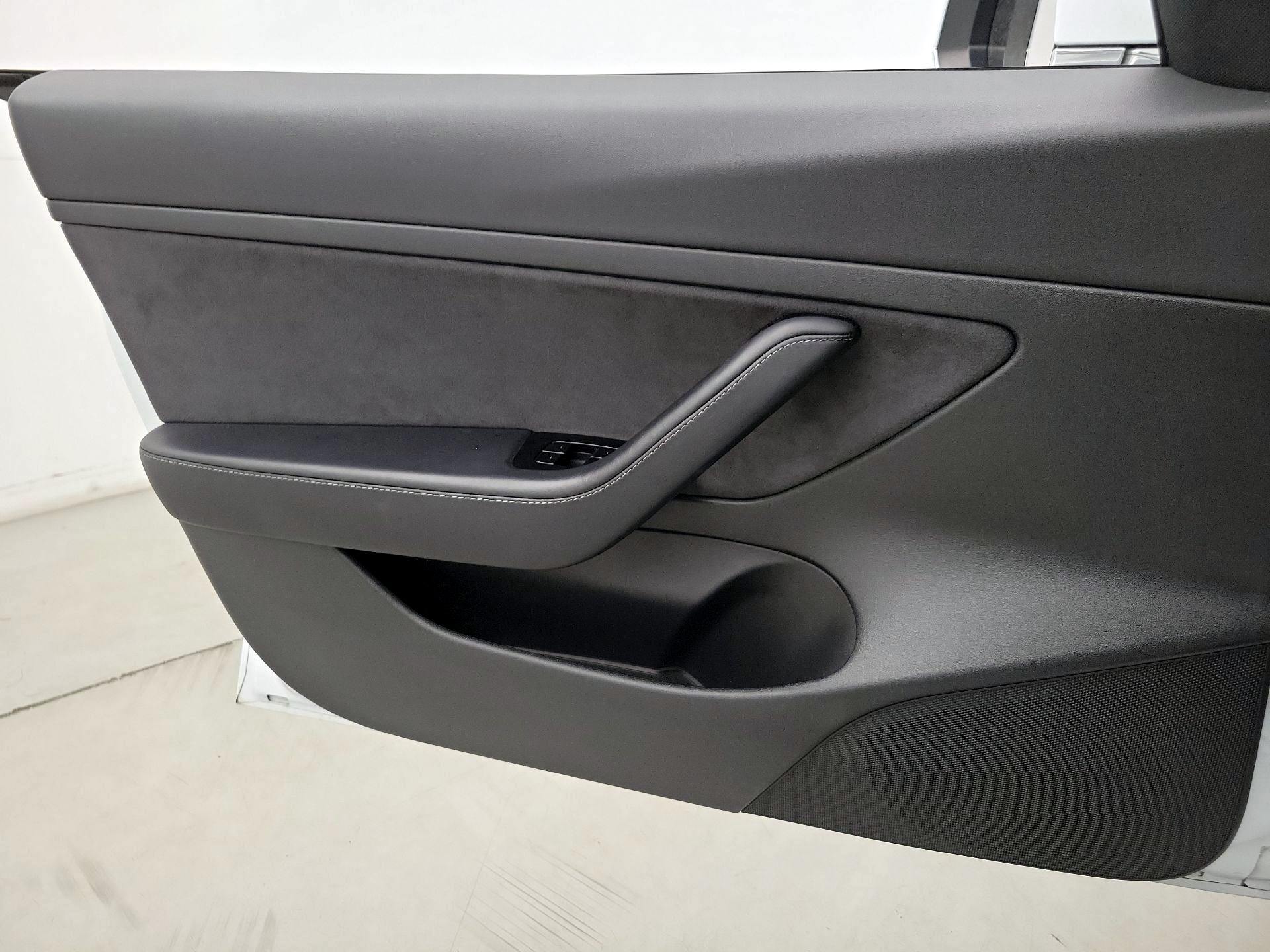 Thumbnail: 2020 Tesla Model 3 - 12