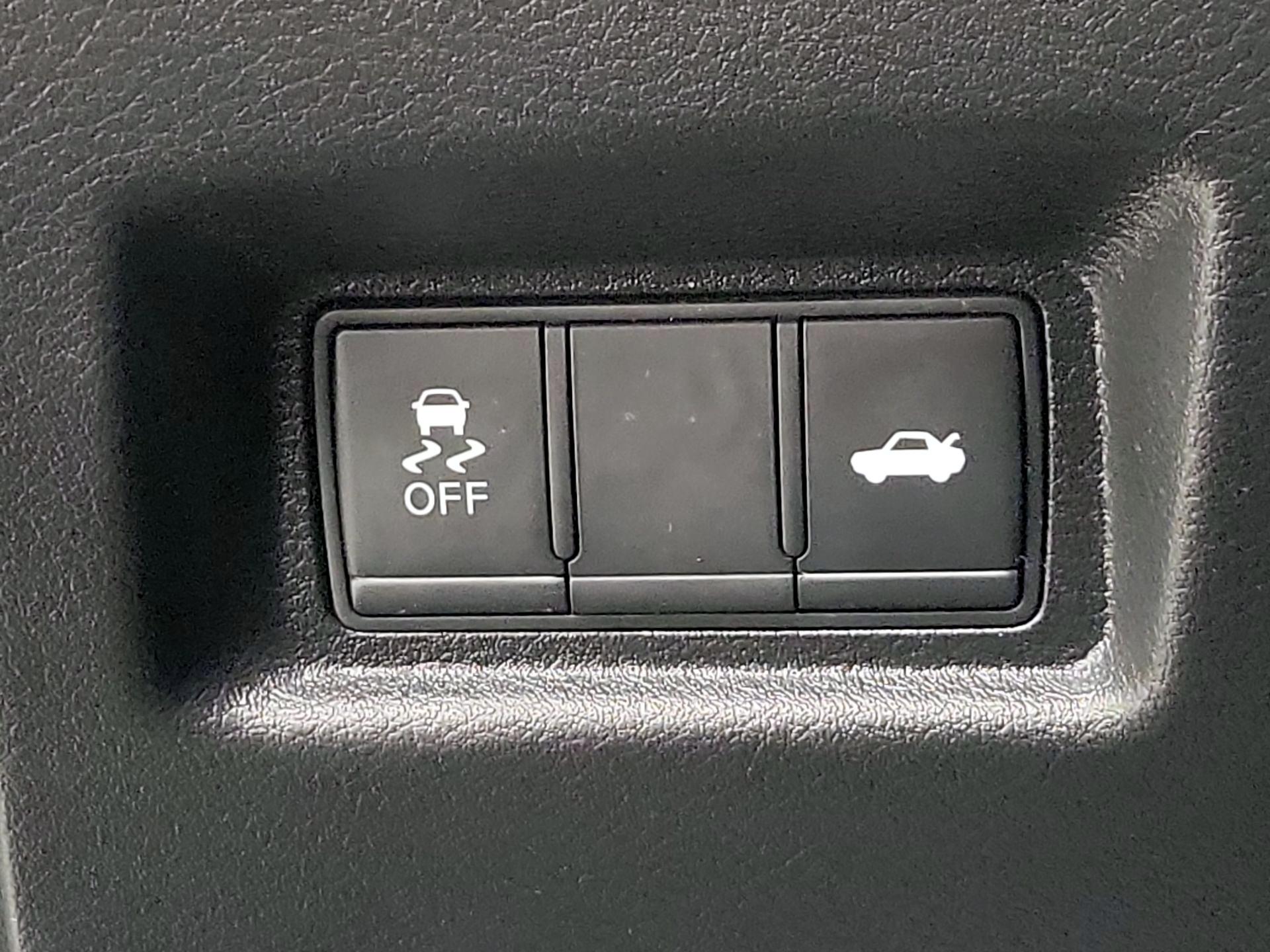 Thumbnail: 2018 INFINITI Q50 - 13