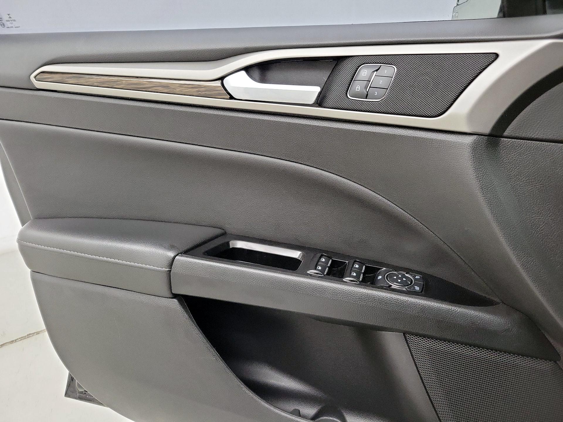 Thumbnail: 2014 Ford Fusion - 12